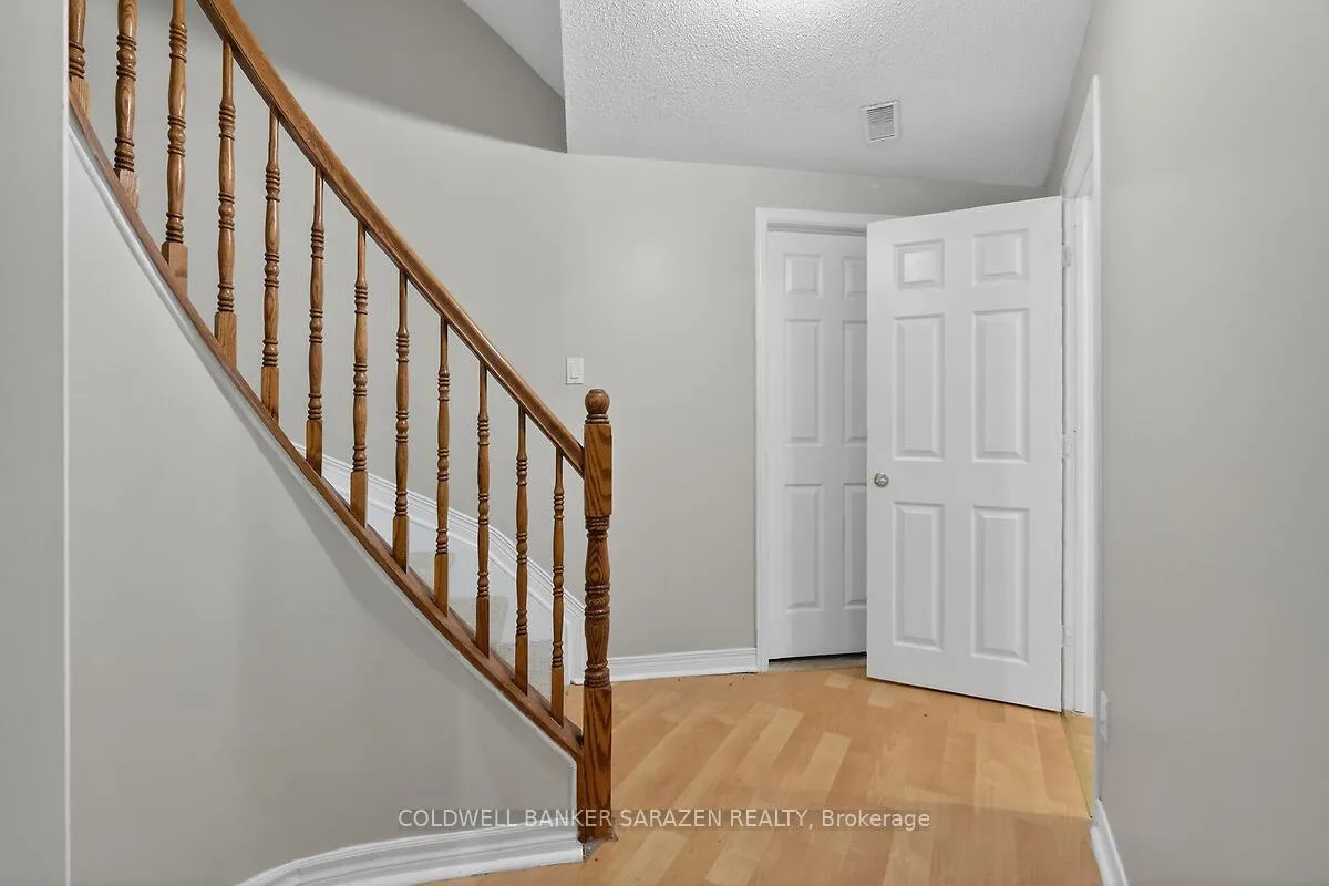 Photo 41 of 33 Rialto Way, Ottawa, Hunt Club Park/Greenboro — HOMEH