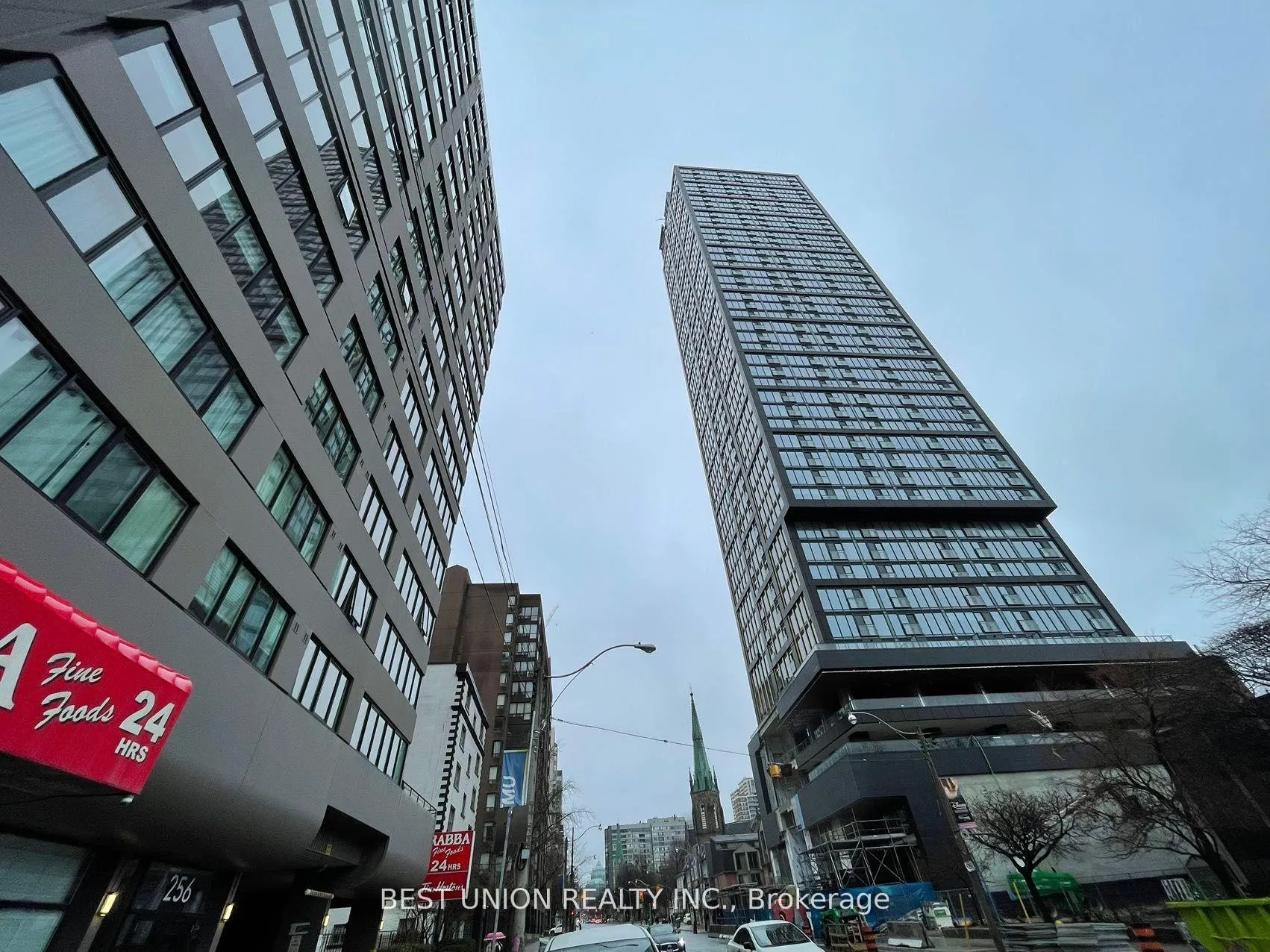 Front of Unit 2711, 319 Jarvis Street