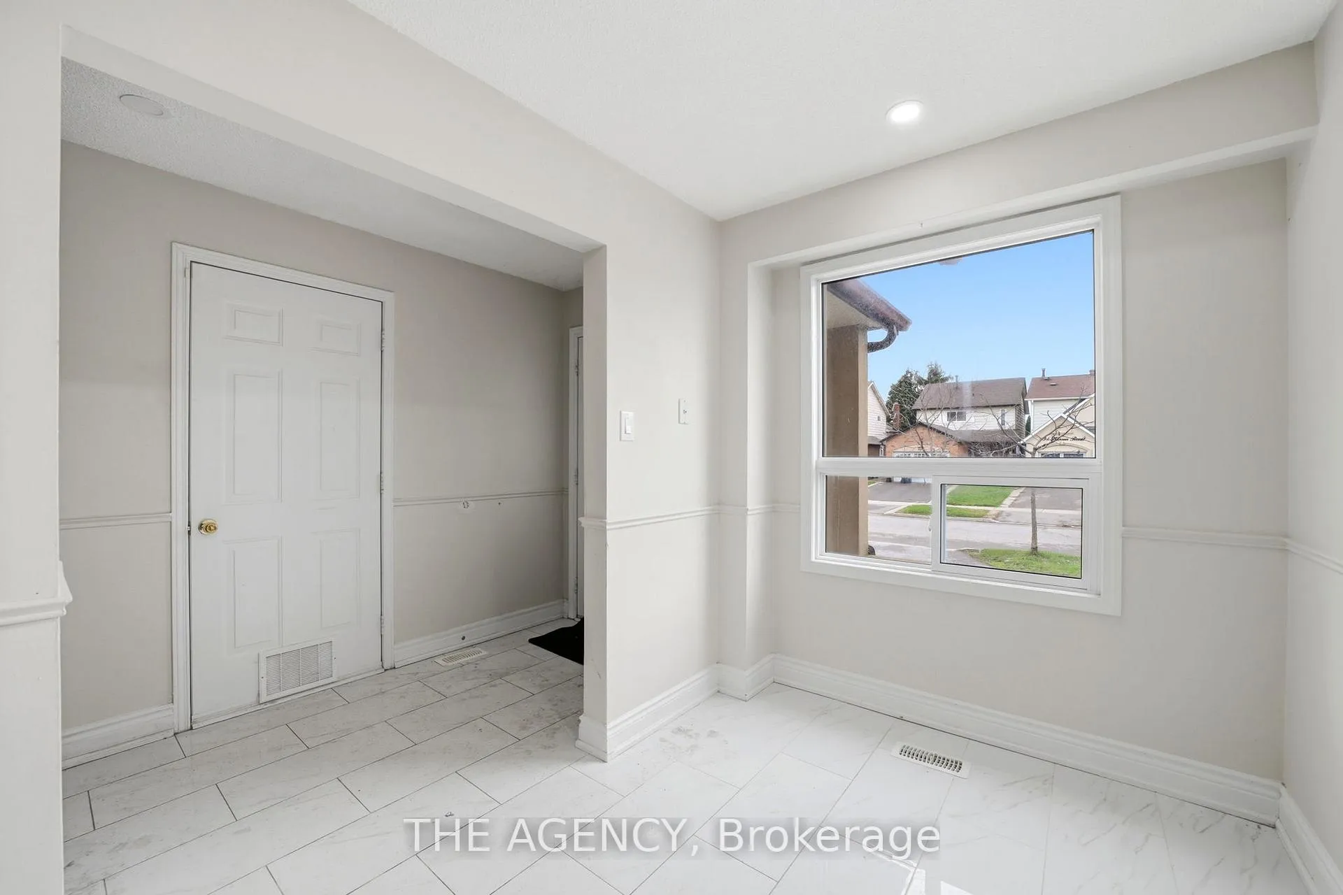 Photo 10 of 416 Hansen Road N, Brampton, Madoc — HOMEH