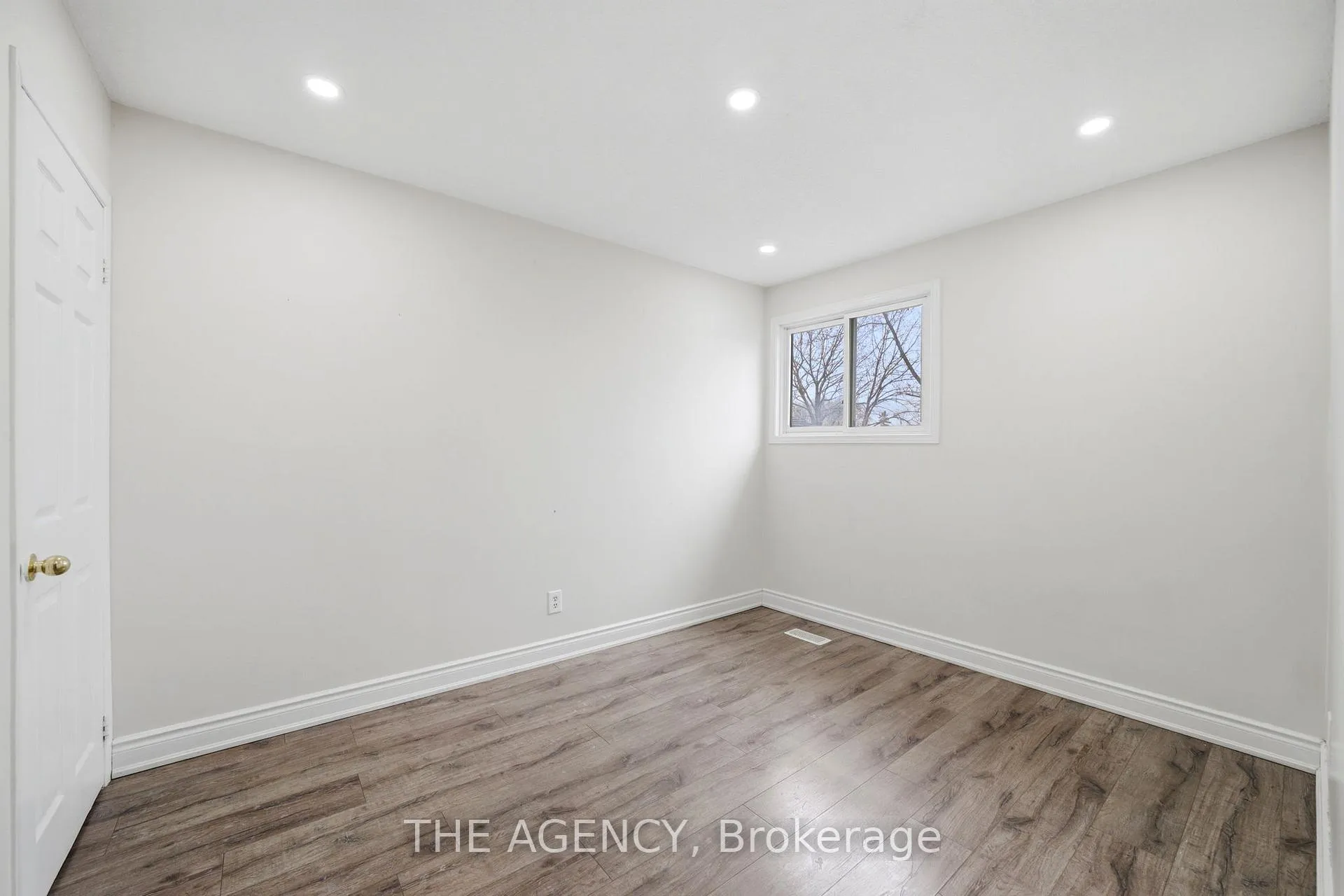Photo 22 of 416 Hansen Road N, Brampton, Madoc — HOMEH