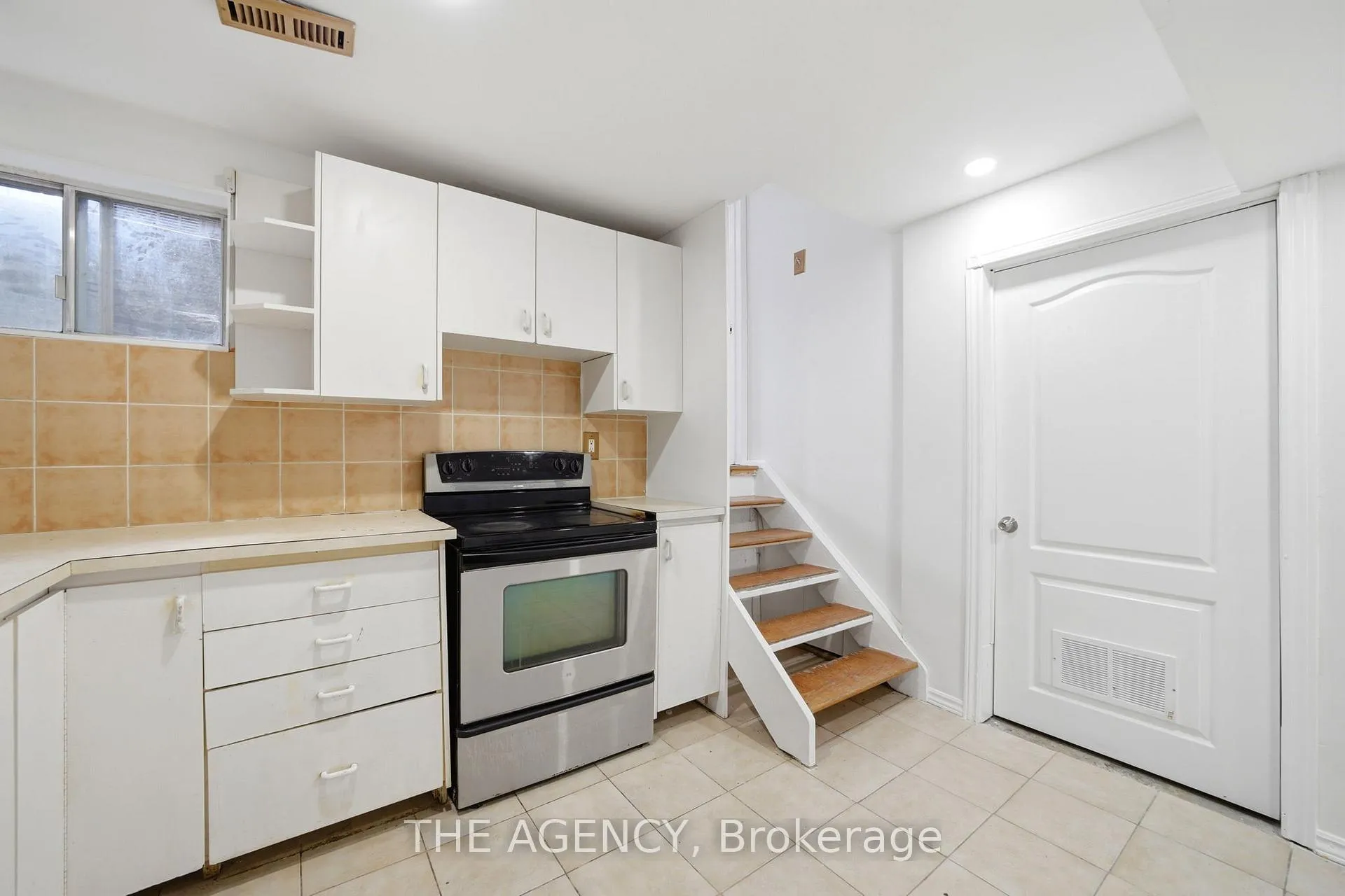 Photo 32 of 416 Hansen Road N, Brampton, Madoc — HOMEH