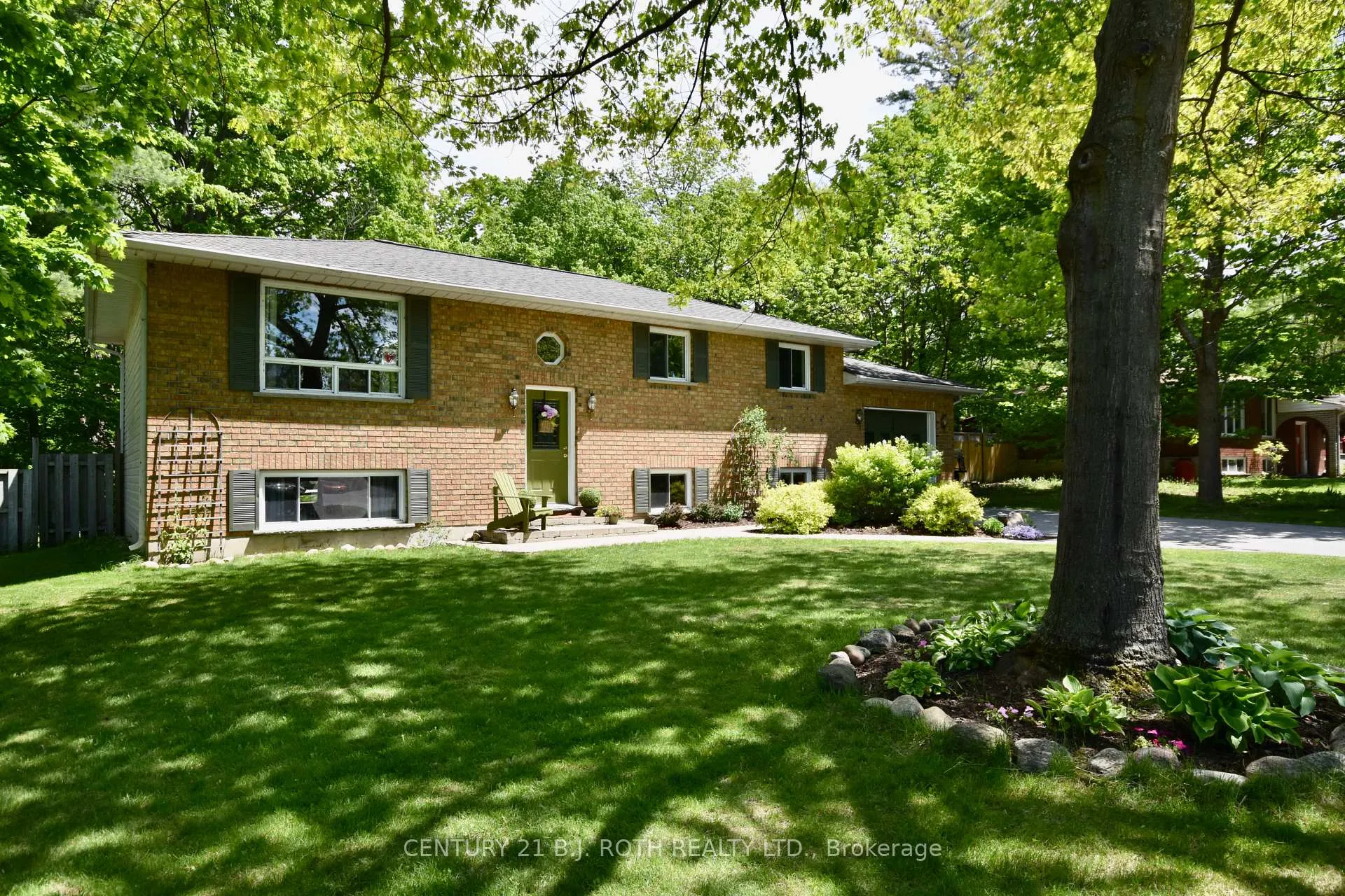 Photo 1 of 3861 East Street, Innisfil, Rural Innisfil — HOMEH