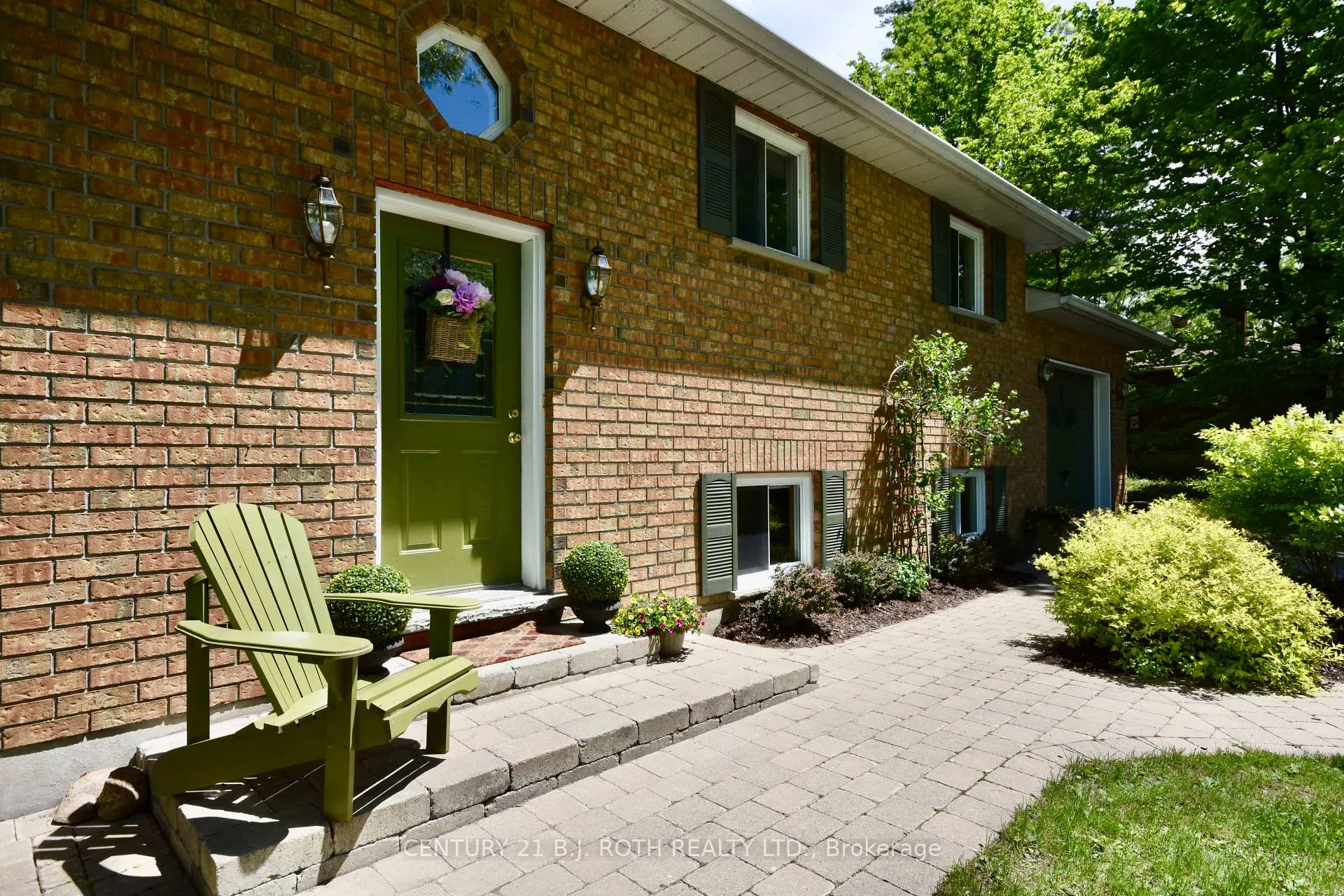 Photo 2 of 3861 East Street, Innisfil, Rural Innisfil — HOMEH