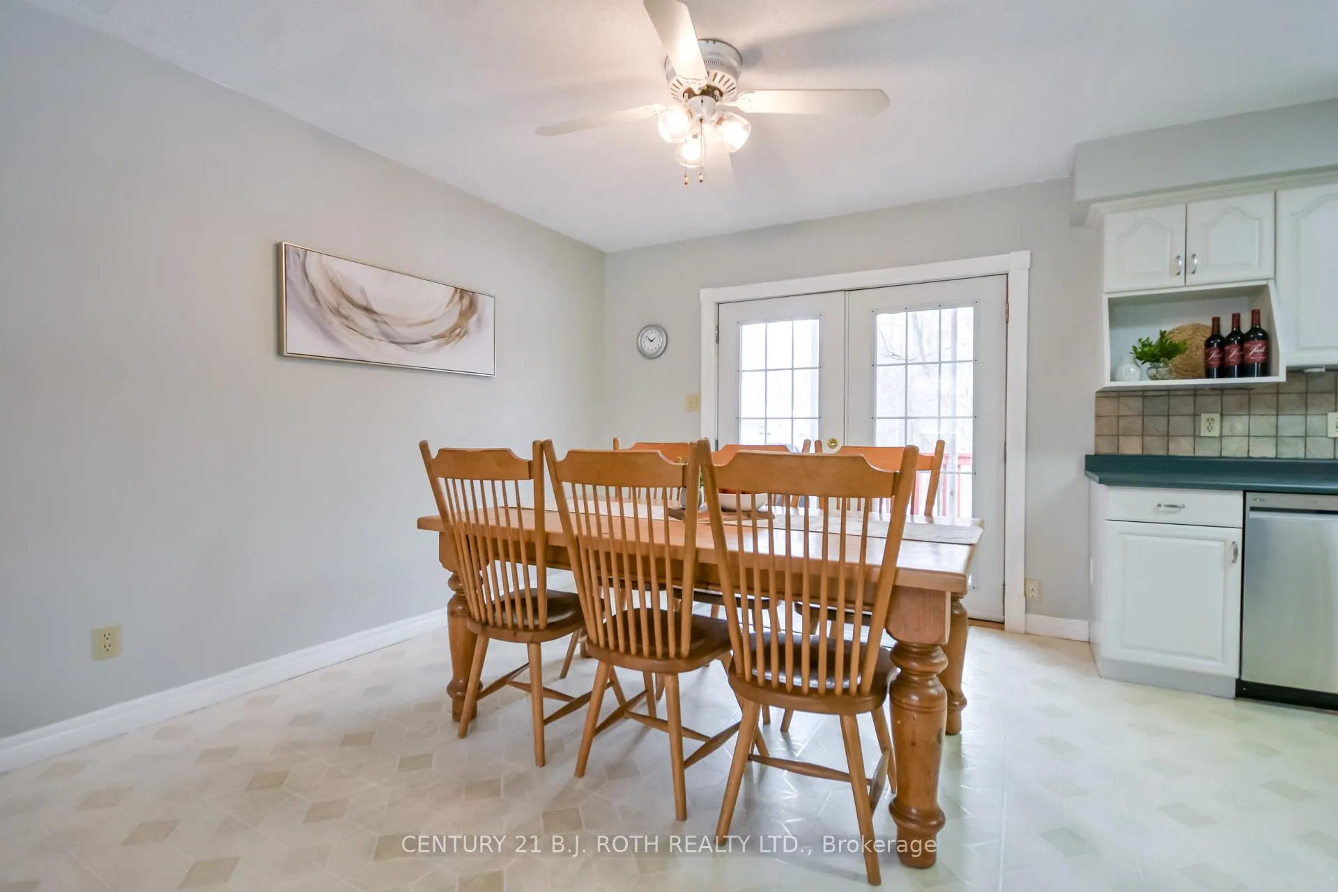 Photo 6 of 3861 East Street, Innisfil, Rural Innisfil — HOMEH
