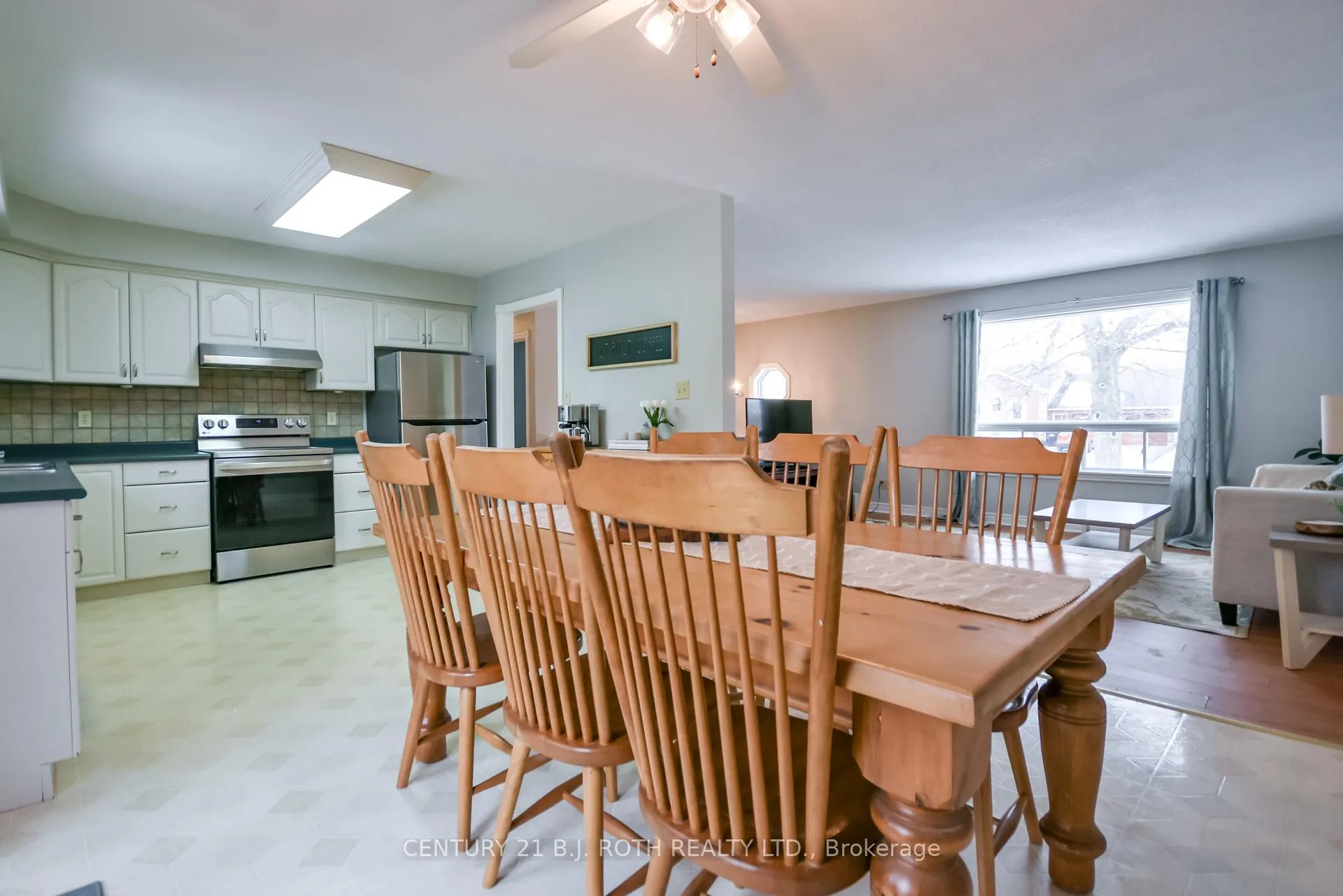 Photo 7 of 3861 East Street, Innisfil, Rural Innisfil — HOMEH