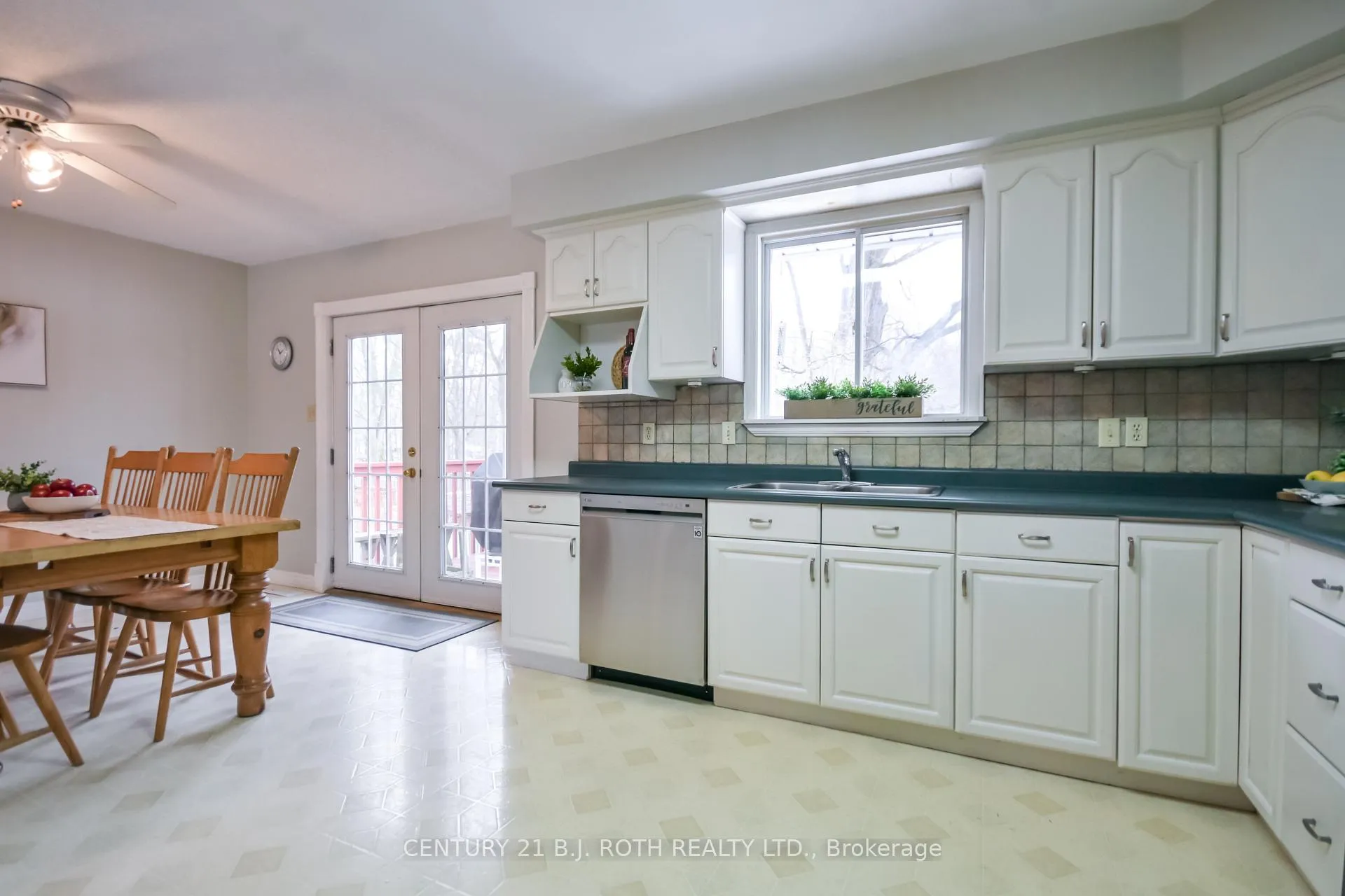 Photo 10 of 3861 East Street, Innisfil, Rural Innisfil — HOMEH