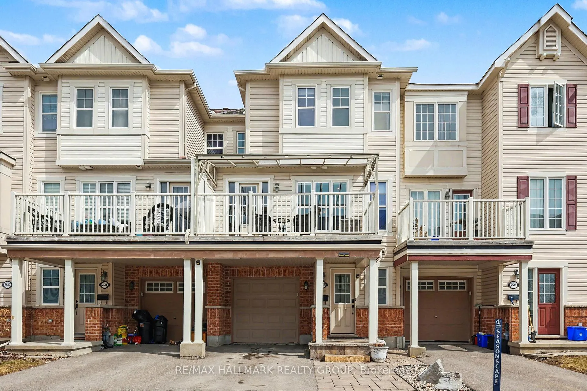 Photo 2 of 2516 Nutgrove Avenue, Ottawa, Barrhaven - Half Moon Bay — HOMEH