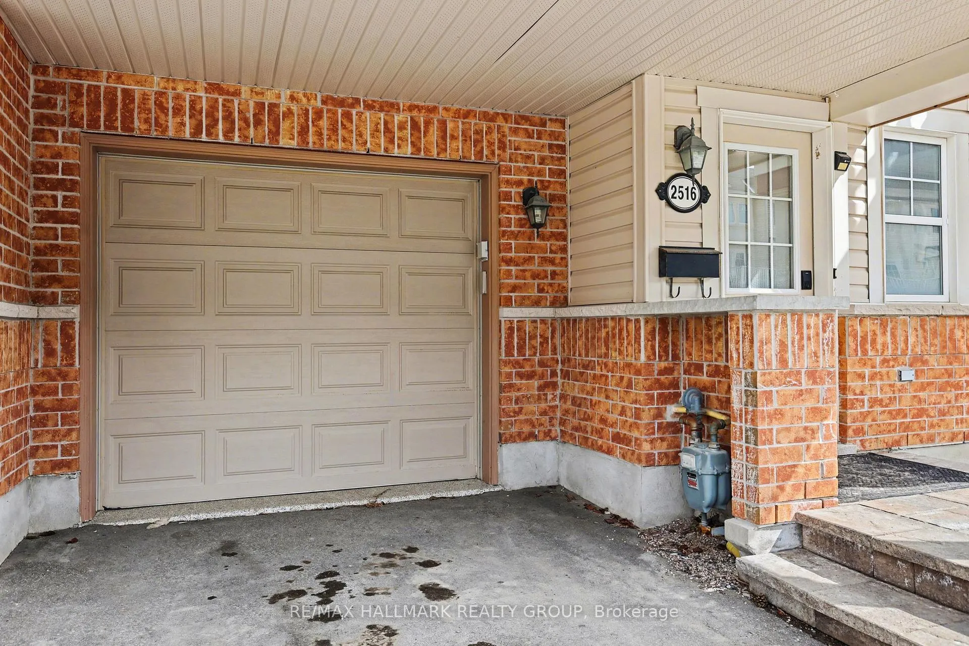 Photo 5 of 2516 Nutgrove Avenue, Ottawa, Barrhaven - Half Moon Bay — HOMEH