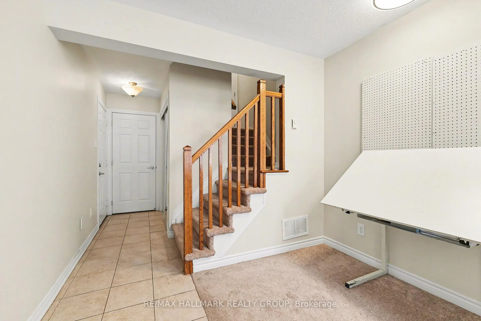 Photo 8 of 2516 Nutgrove Avenue, Ottawa, Barrhaven - Half Moon Bay — HOMEH
