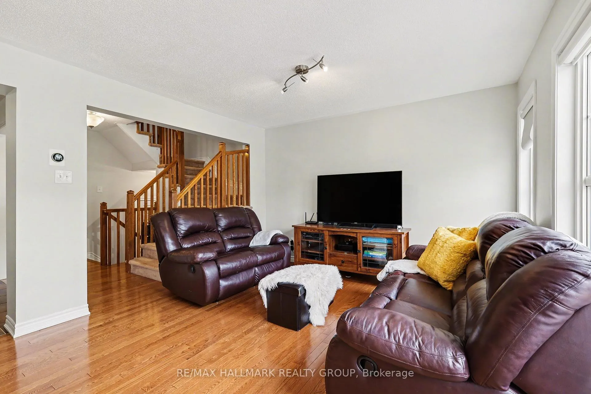 Photo 12 of 2516 Nutgrove Avenue, Ottawa, Barrhaven - Half Moon Bay — HOMEH