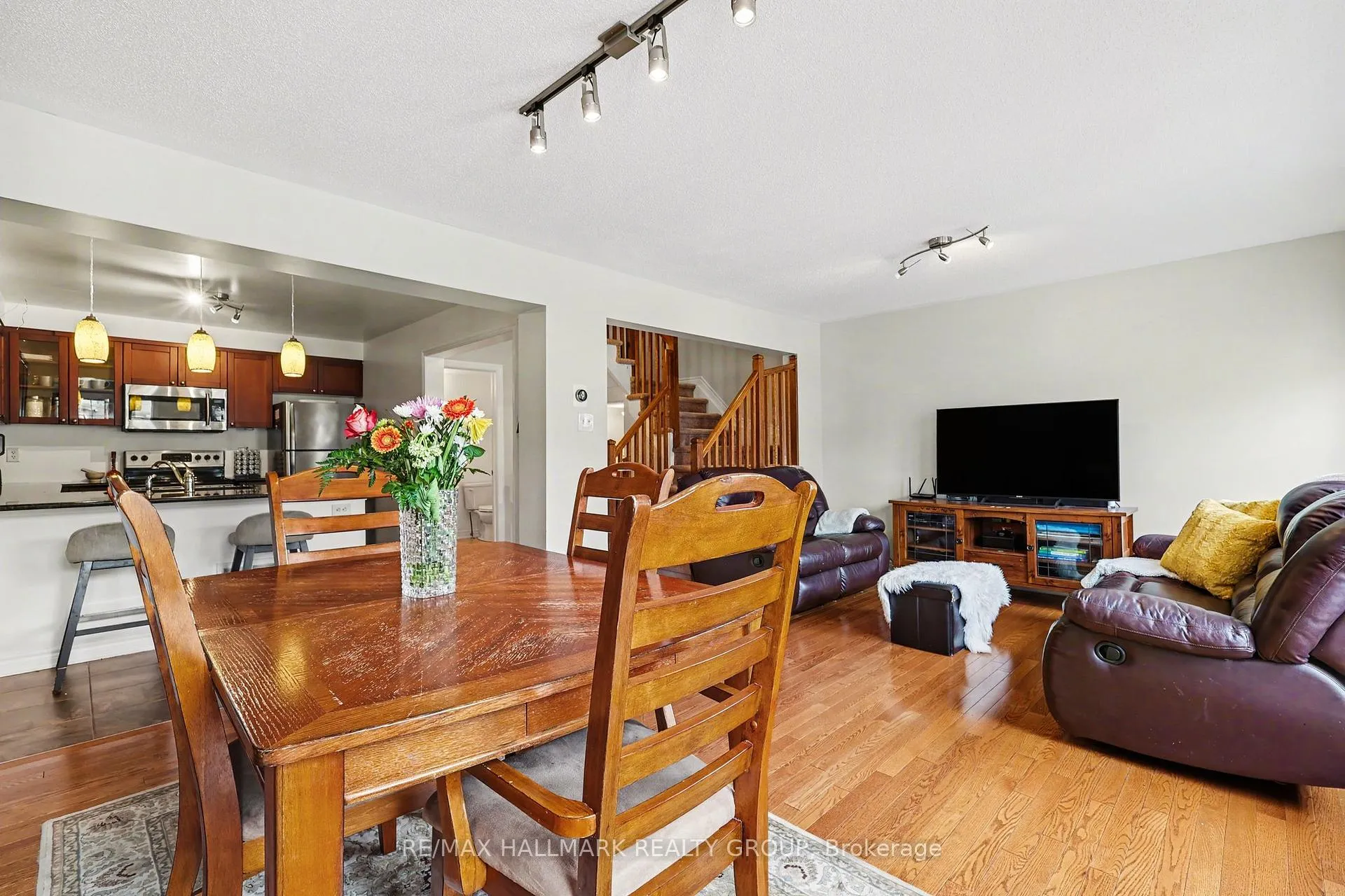 Photo 14 of 2516 Nutgrove Avenue, Ottawa, Barrhaven - Half Moon Bay — HOMEH