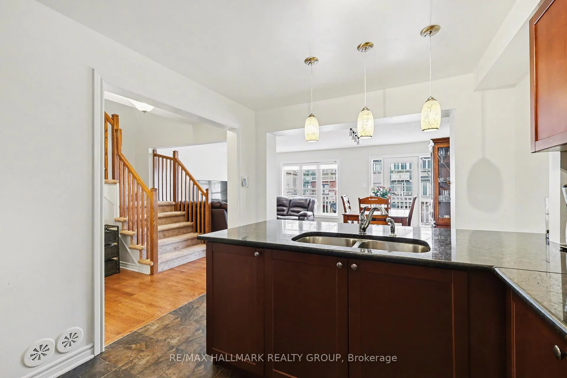 Photo 18 of 2516 Nutgrove Avenue, Ottawa, Barrhaven - Half Moon Bay — HOMEH