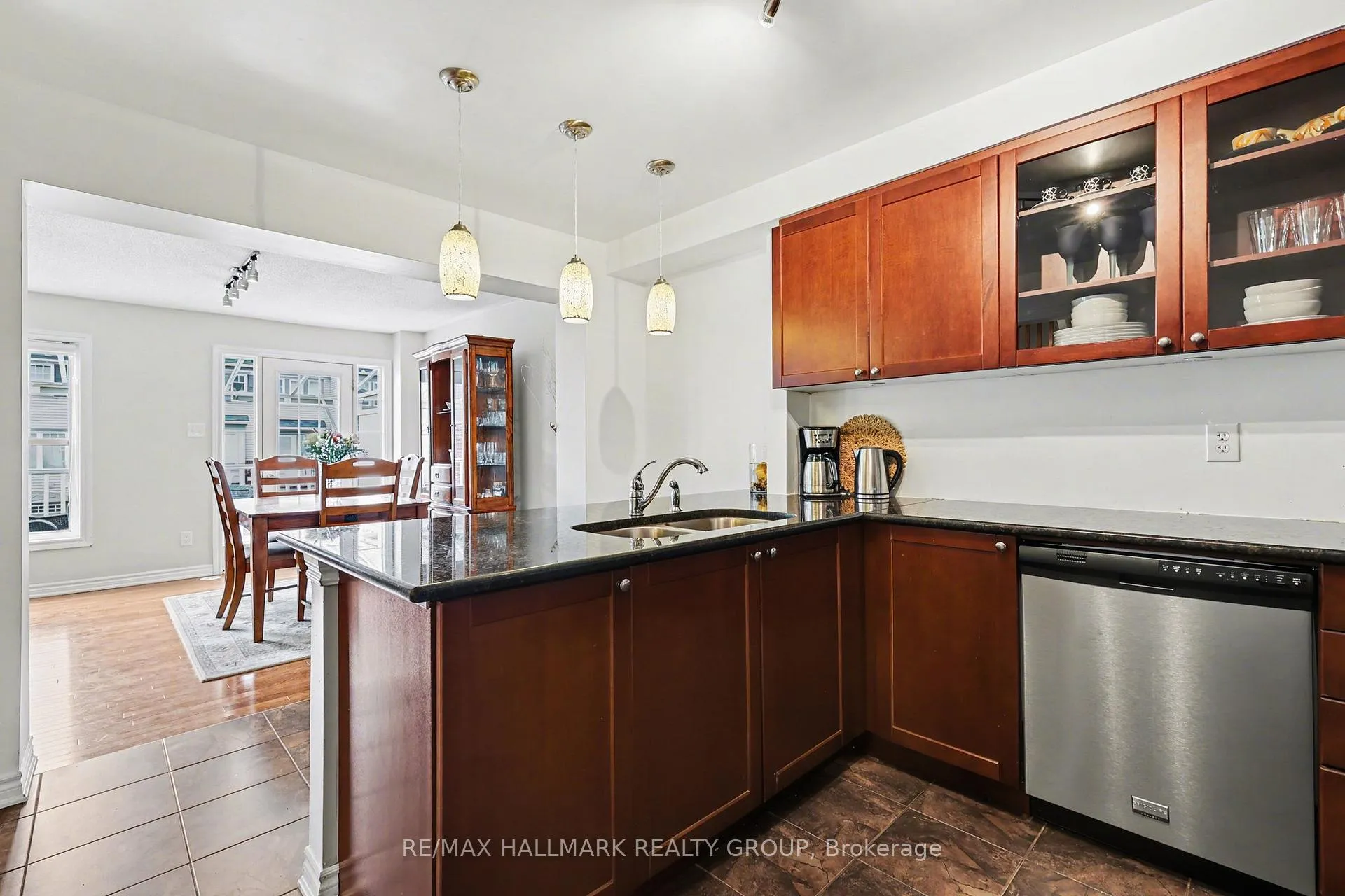 Photo 22 of 2516 Nutgrove Avenue, Ottawa, Barrhaven - Half Moon Bay — HOMEH