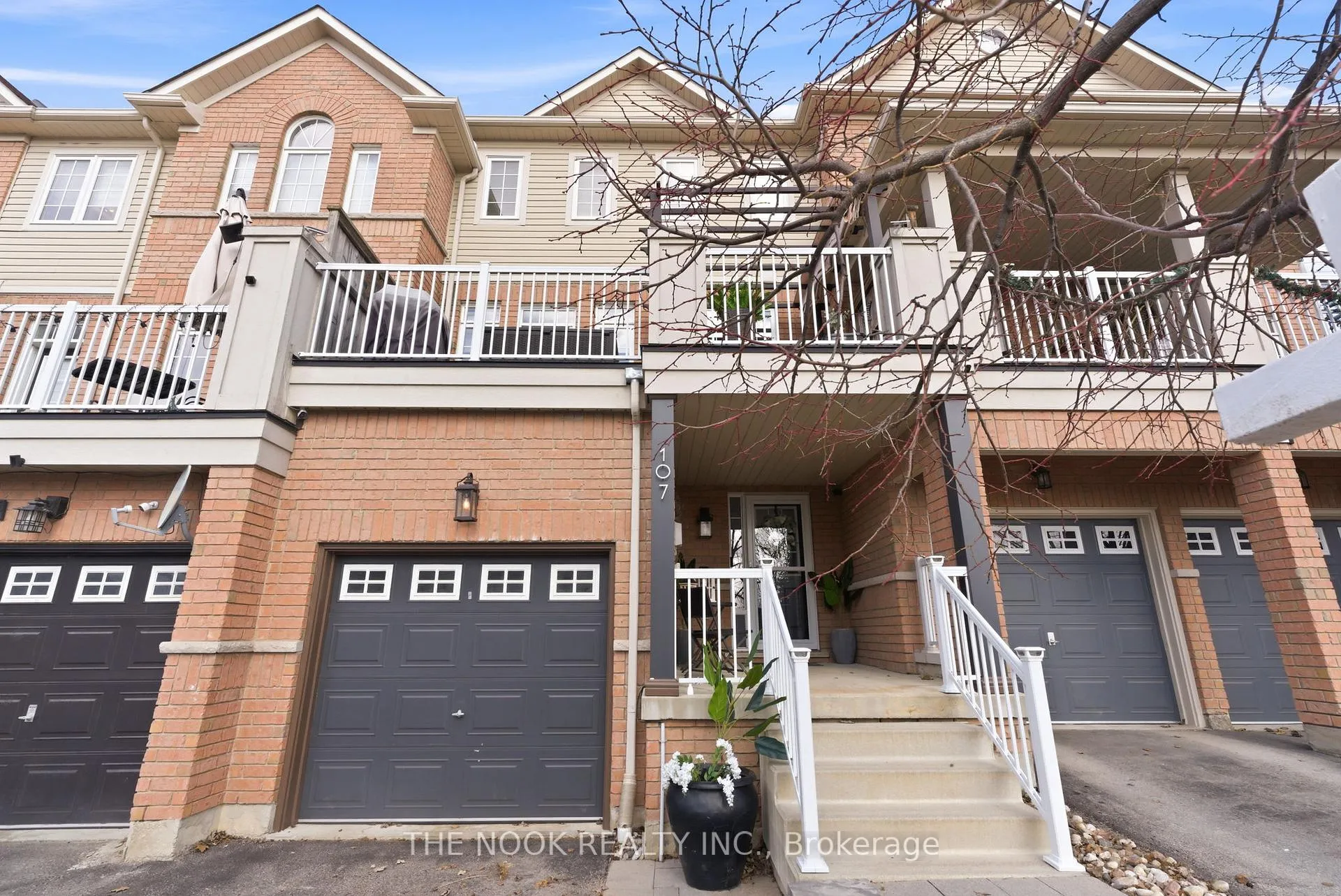 Front of 107 Barkdale Way