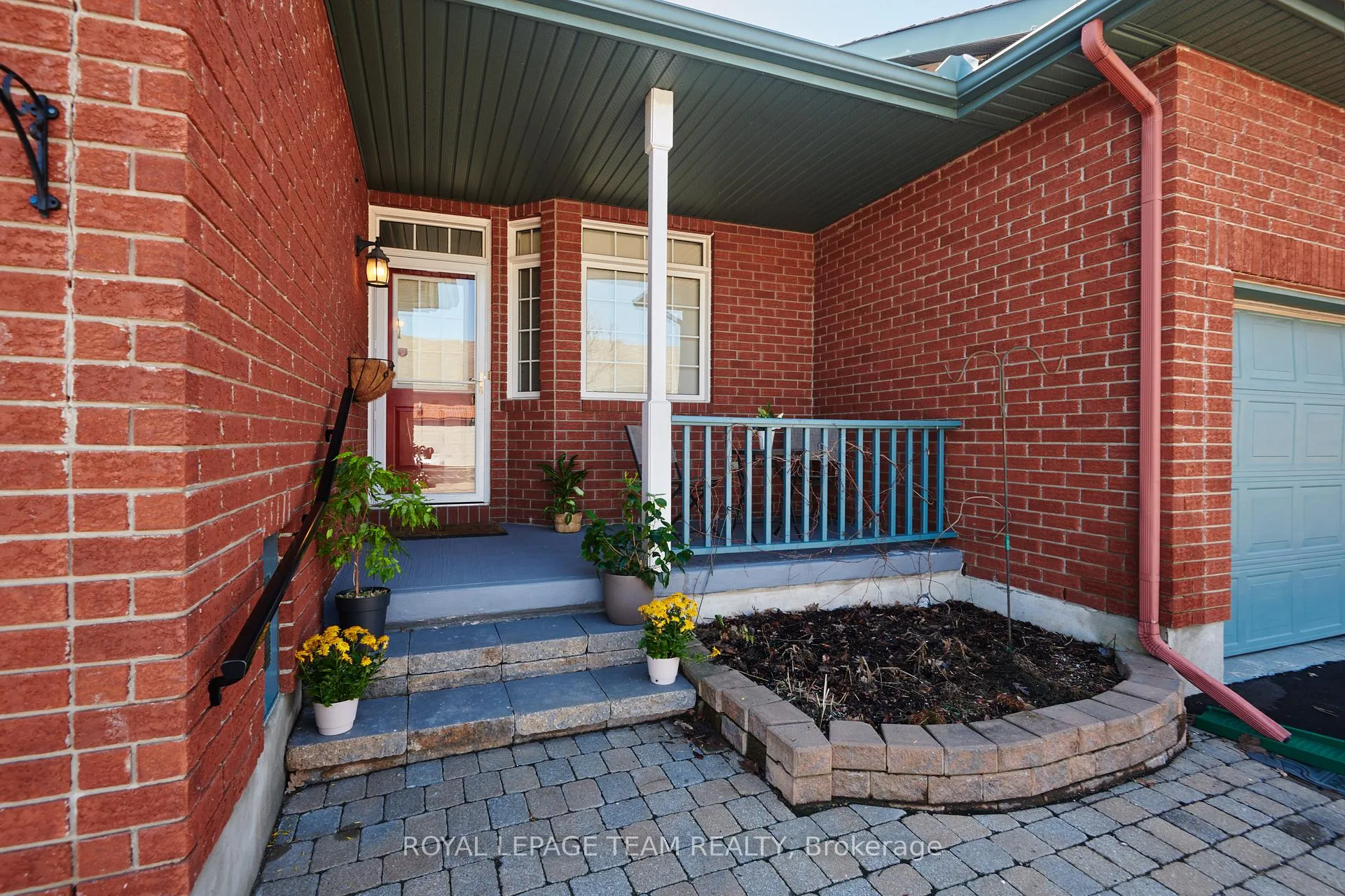 Photo 4 of 114 Bartlett Private, Ottawa, Hunt Club/Western Community — HOMEH