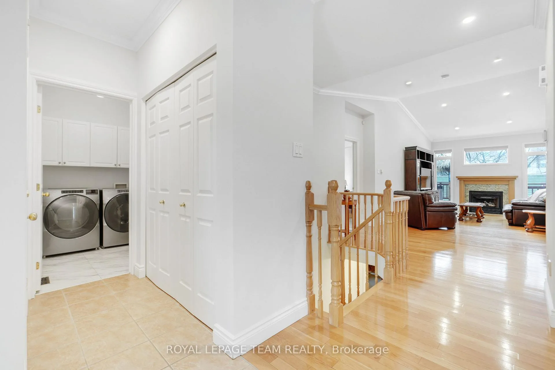 Photo 8 of 114 Bartlett Private, Ottawa, Hunt Club/Western Community — HOMEH