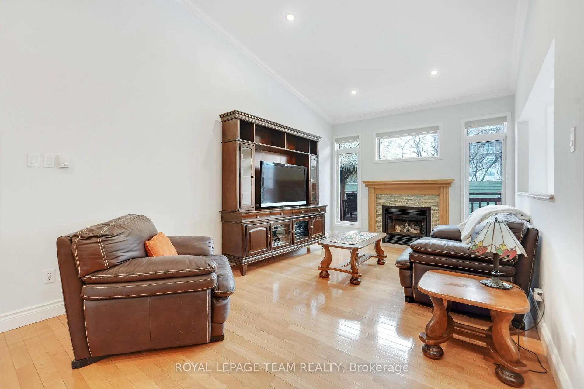Photo 17 of 114 Bartlett Private, Ottawa, Hunt Club/Western Community — HOMEH