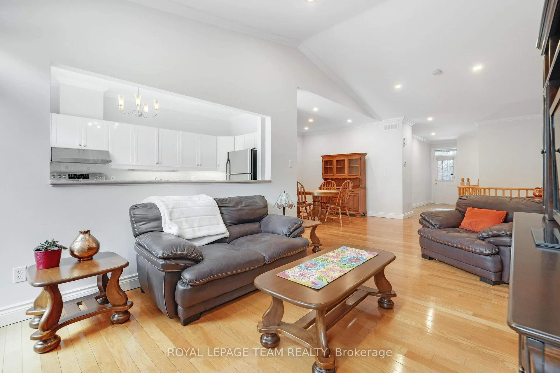 Photo 19 of 114 Bartlett Private, Ottawa, Hunt Club/Western Community — HOMEH