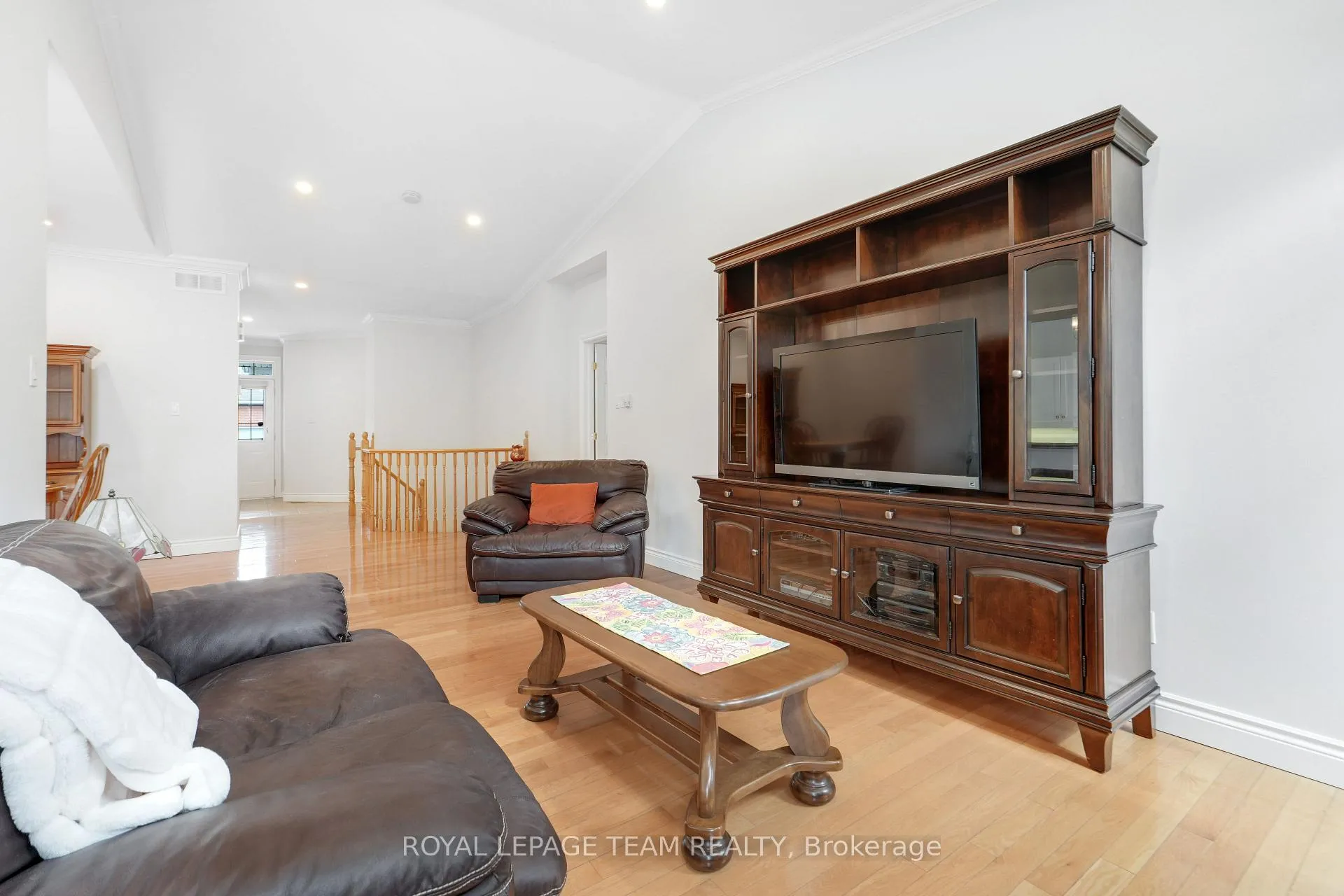 Photo 20 of 114 Bartlett Private, Ottawa, Hunt Club/Western Community — HOMEH