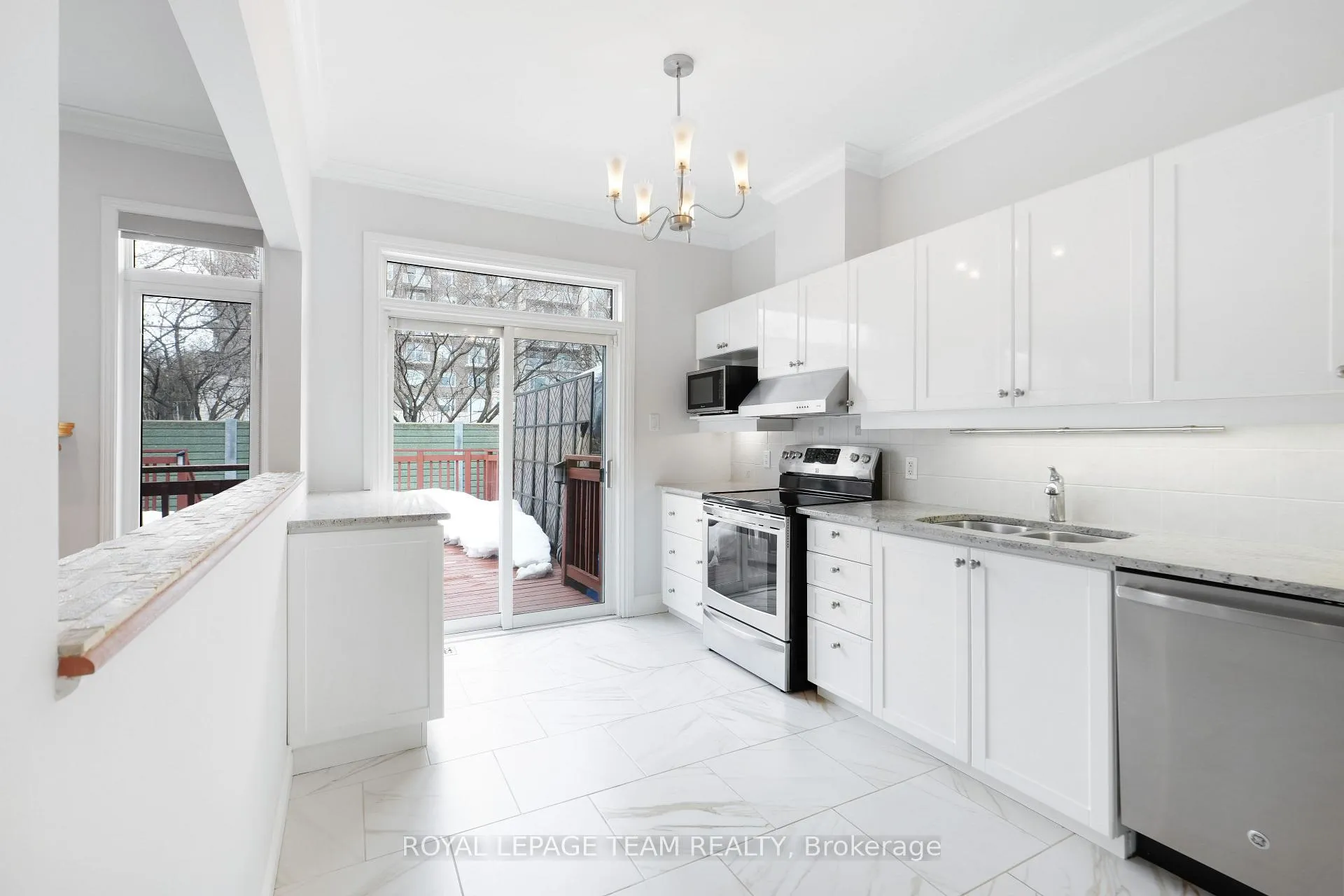 Photo 23 of 114 Bartlett Private, Ottawa, Hunt Club/Western Community — HOMEH