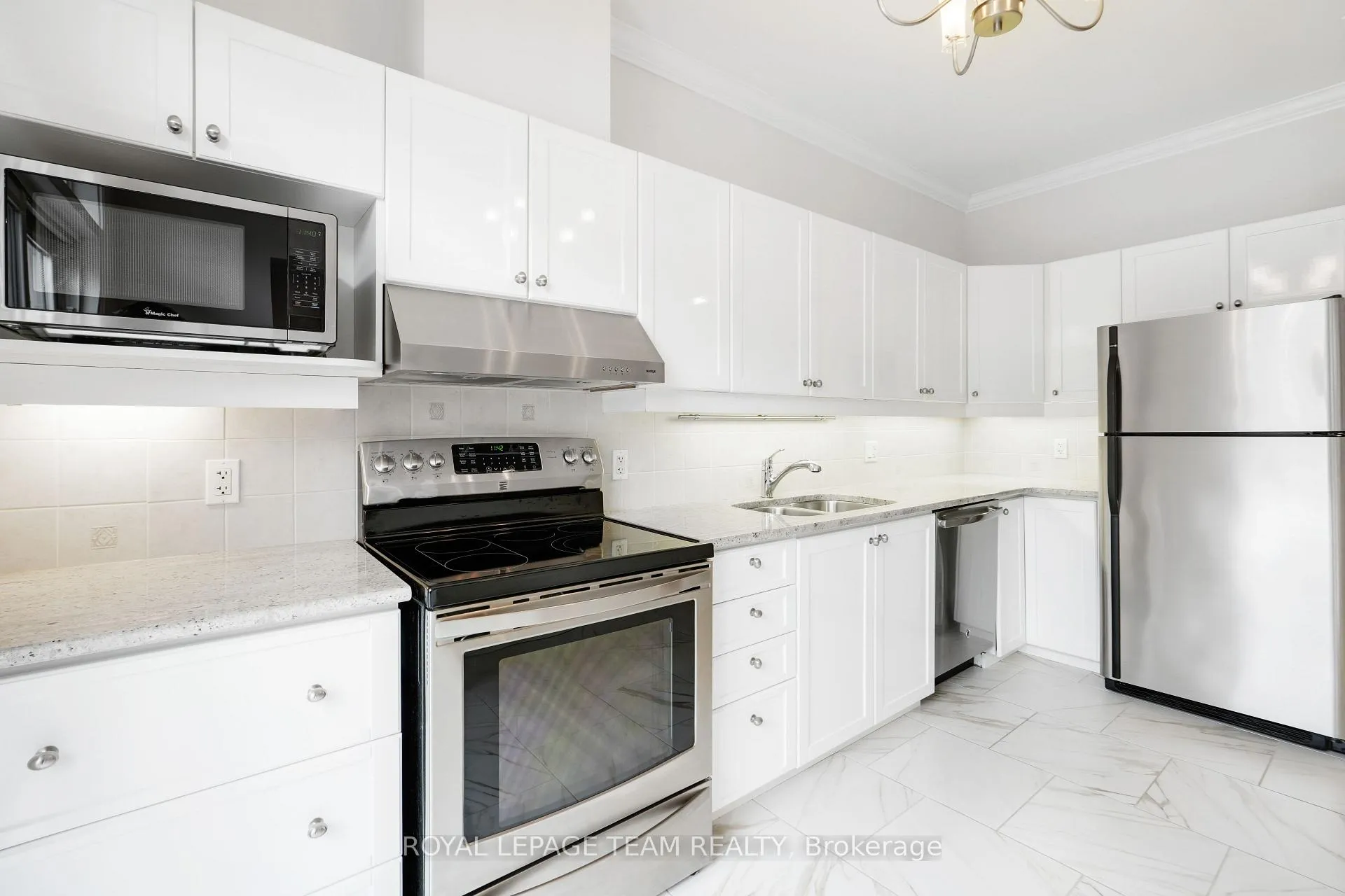 Photo 24 of 114 Bartlett Private, Ottawa, Hunt Club/Western Community — HOMEH