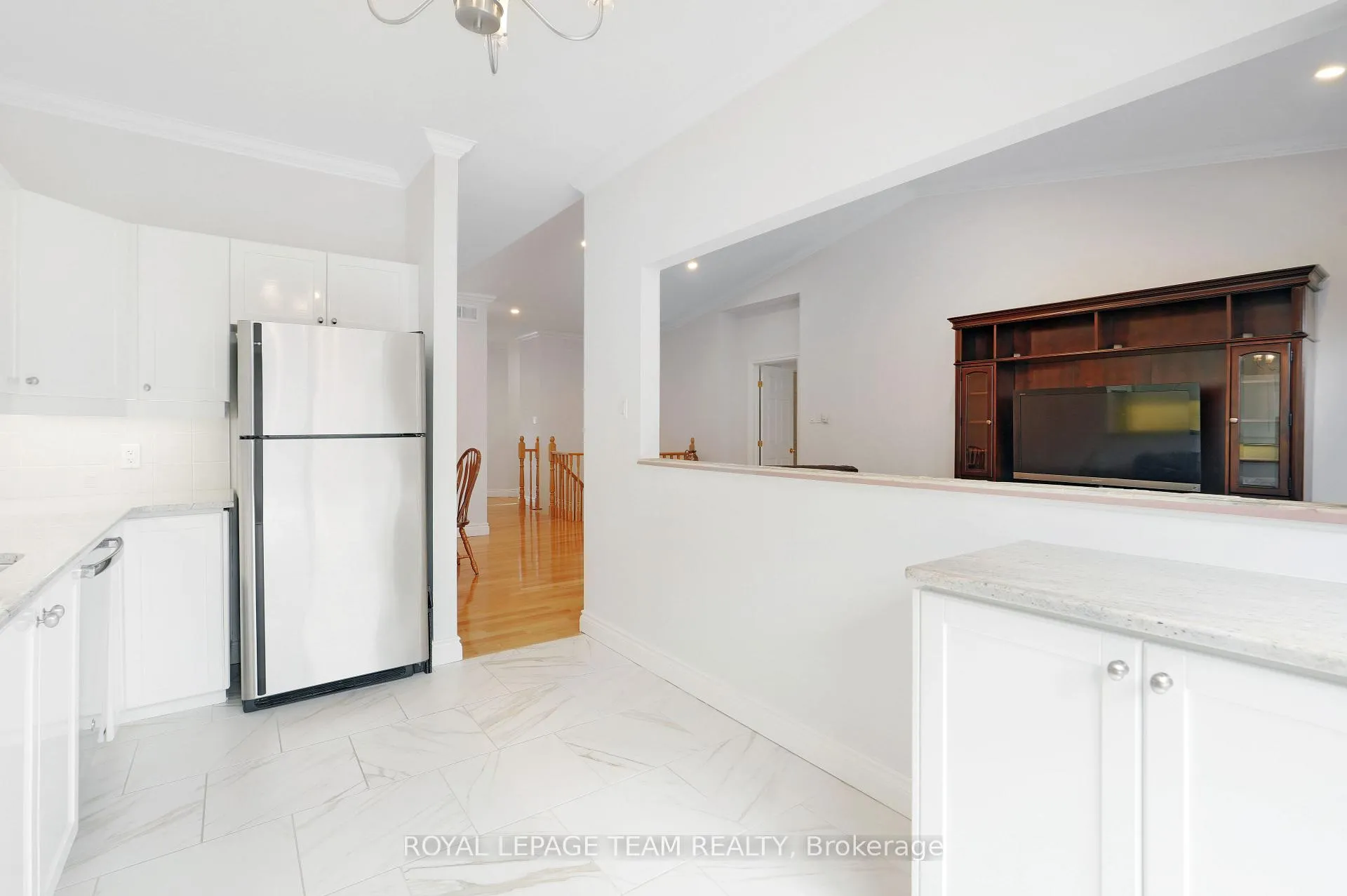 Photo 25 of 114 Bartlett Private, Ottawa, Hunt Club/Western Community — HOMEH