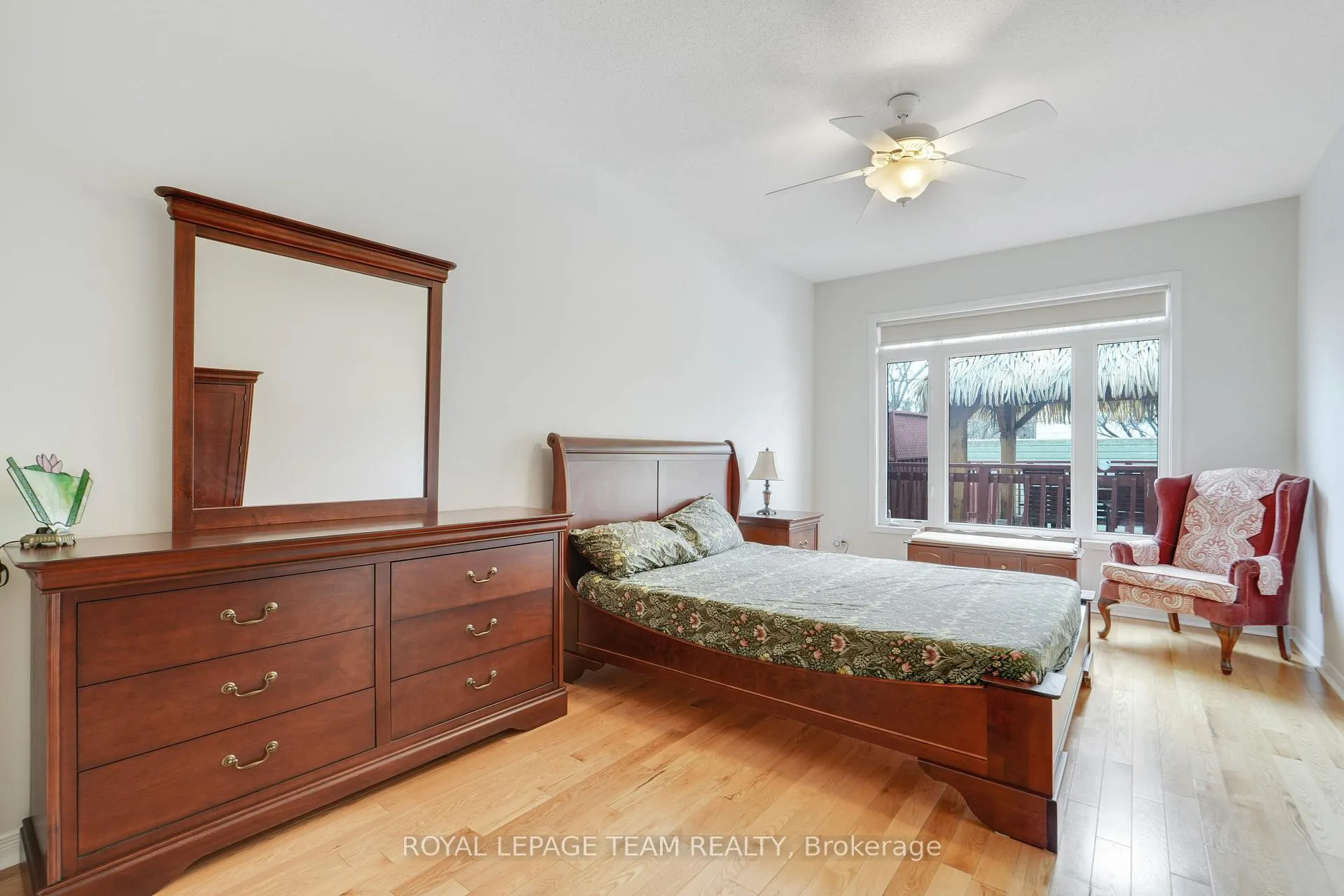 Photo 30 of 114 Bartlett Private, Ottawa, Hunt Club/Western Community — HOMEH