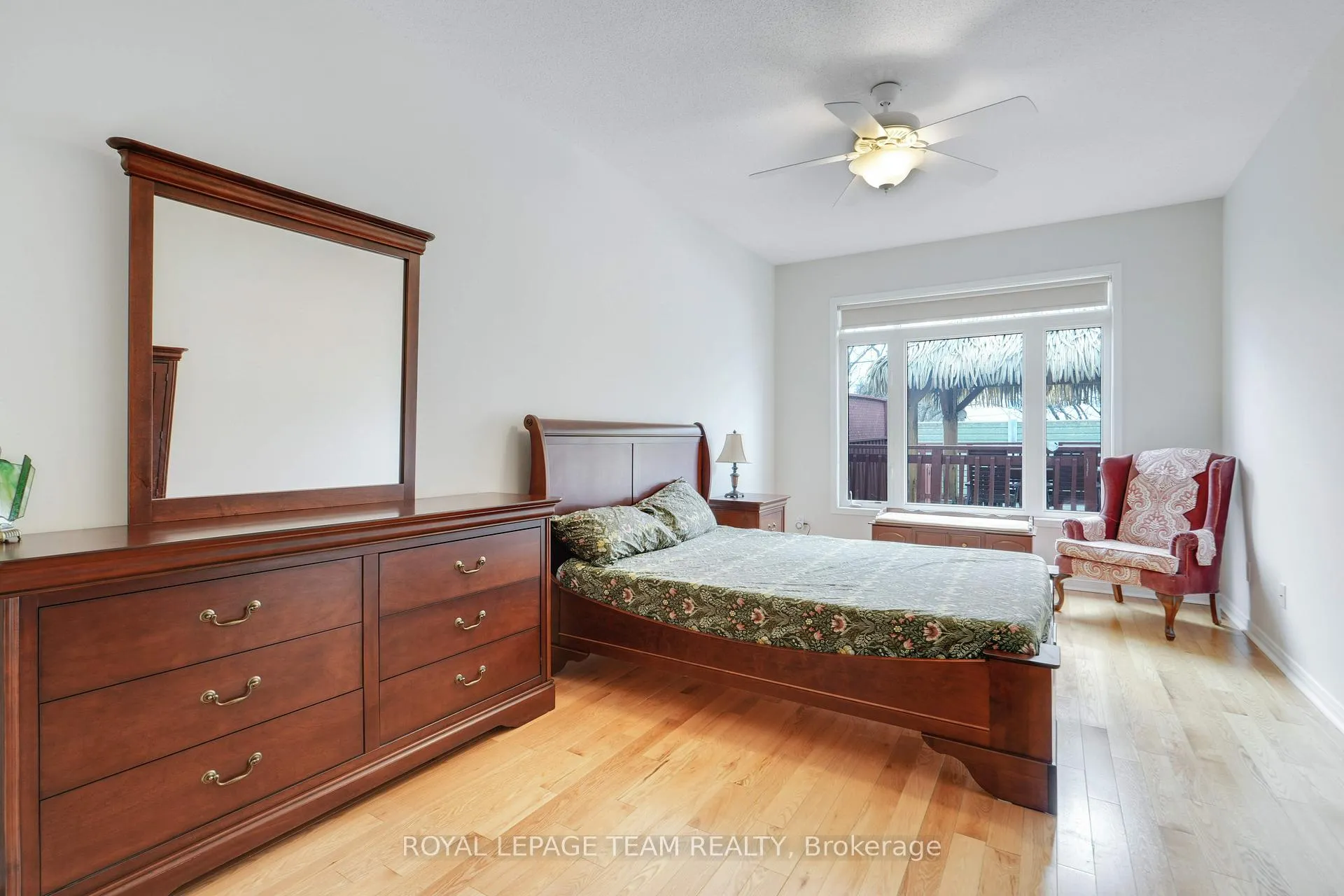 Photo 33 of 114 Bartlett Private, Ottawa, Hunt Club/Western Community — HOMEH