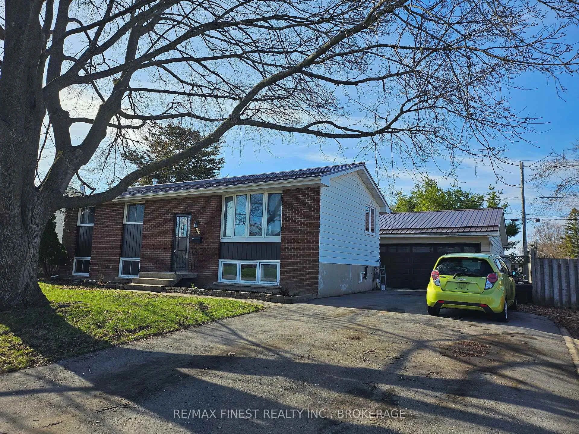 Photo 1 of 86 Chesterfield Drive, Loyalist, Amherstview — HOMEH