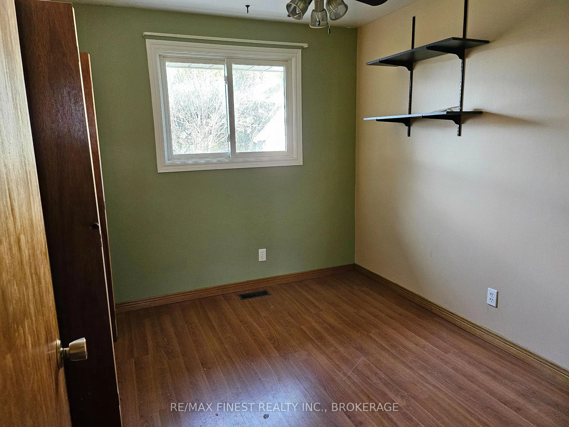 Photo 6 of 86 Chesterfield Drive, Loyalist, Amherstview — HOMEH