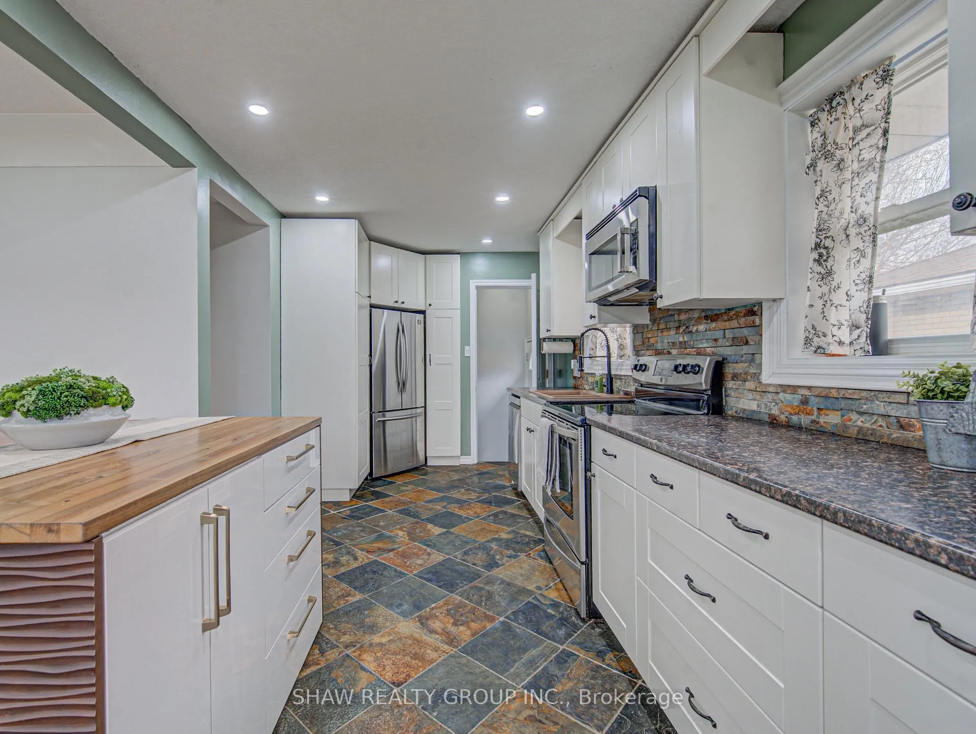 Photo 8 of 32 Ravine Drive, Cambridge — HOMEH
