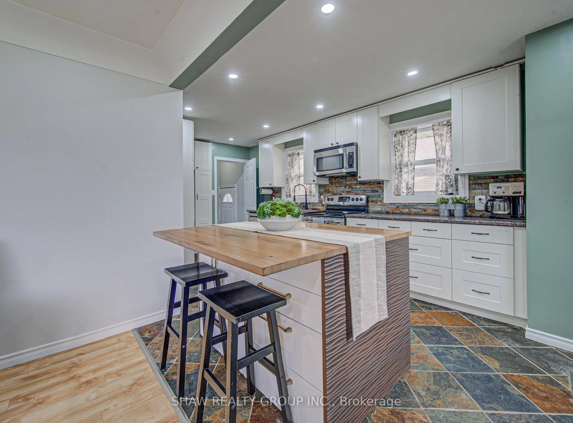 Photo 10 of 32 Ravine Drive, Cambridge — HOMEH