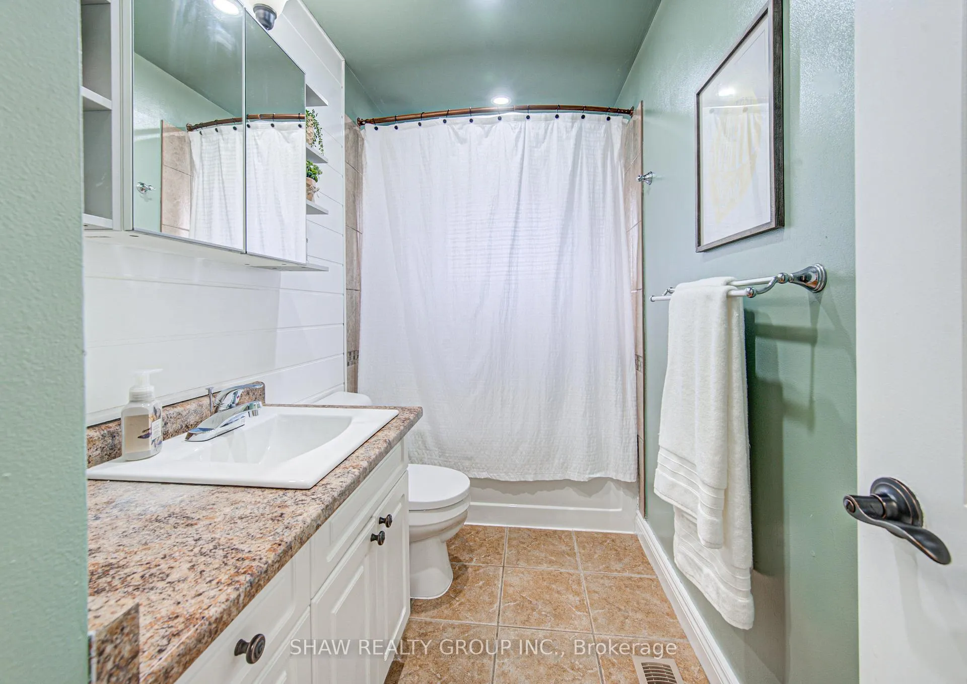 Photo 23 of 32 Ravine Drive, Cambridge — HOMEH
