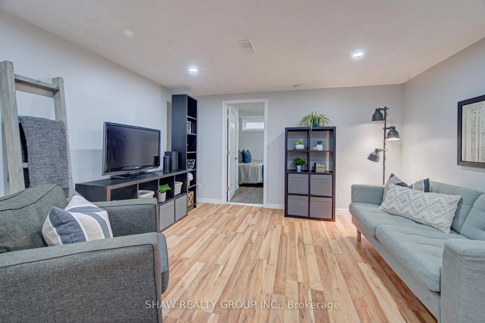Photo 34 of 32 Ravine Drive, Cambridge — HOMEH