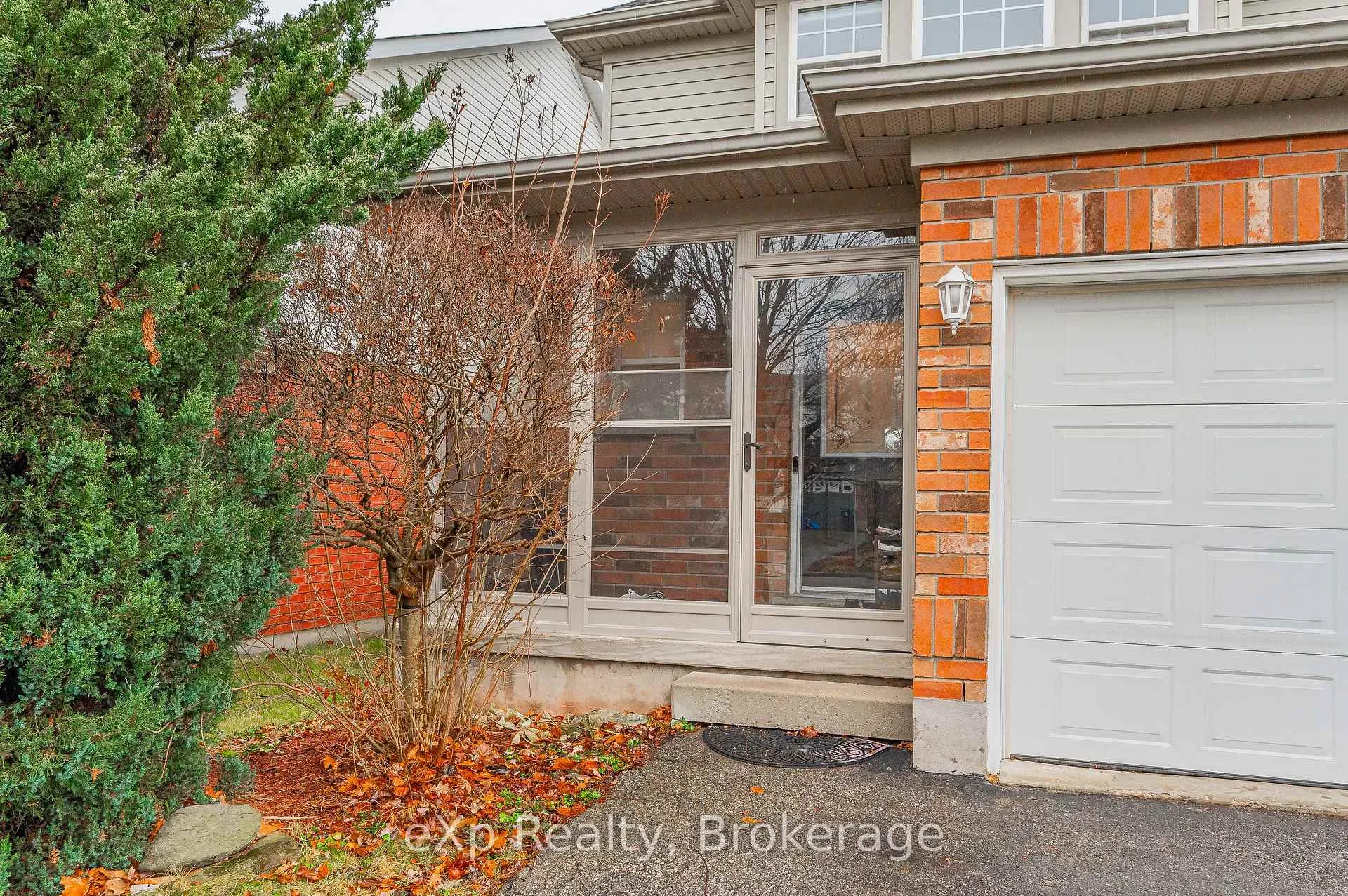 Photo 2 of 51 Mccurdy Road, Guelph, Kortright West — HOMEH
