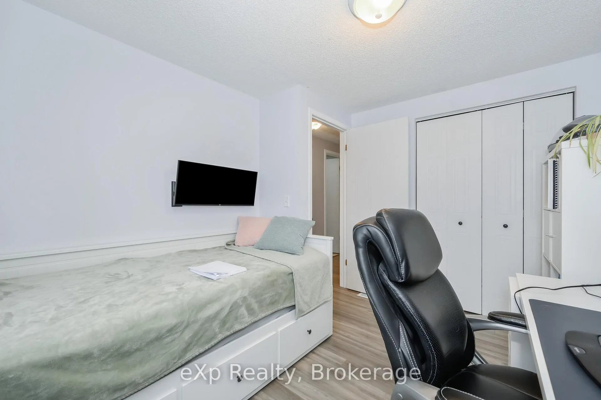 Photo 16 of 51 Mccurdy Road, Guelph, Kortright West — HOMEH