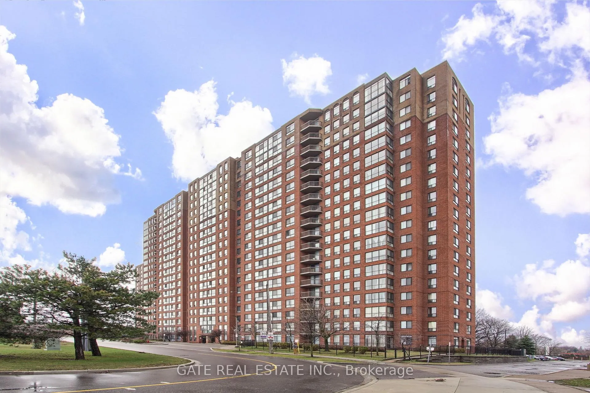 Front of Unit 1710, 330 Mccowan Road