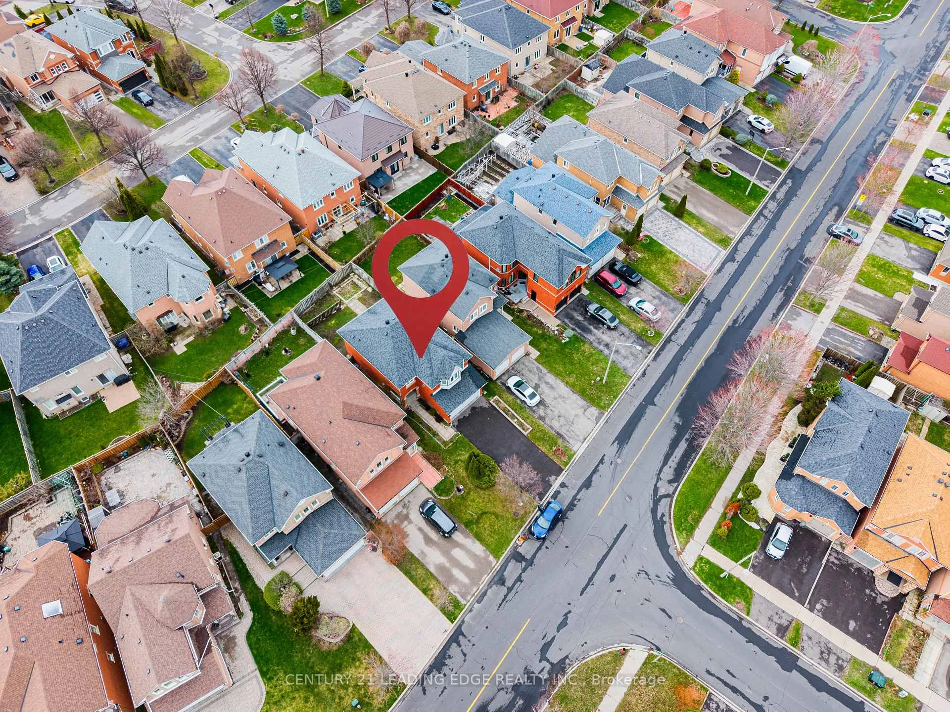 Photo 4 of 146 Roxbury Street, Markham, Rouge River Estates — HOMEH