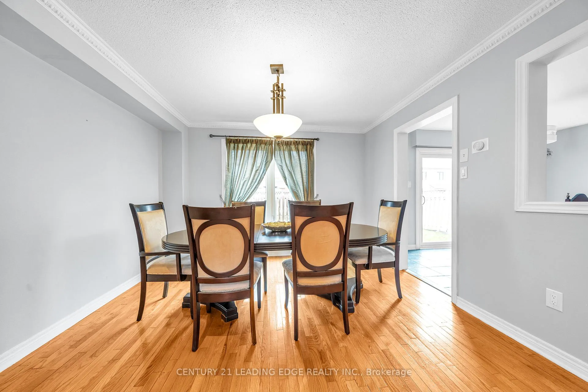 Photo 12 of 146 Roxbury Street, Markham, Rouge River Estates — HOMEH