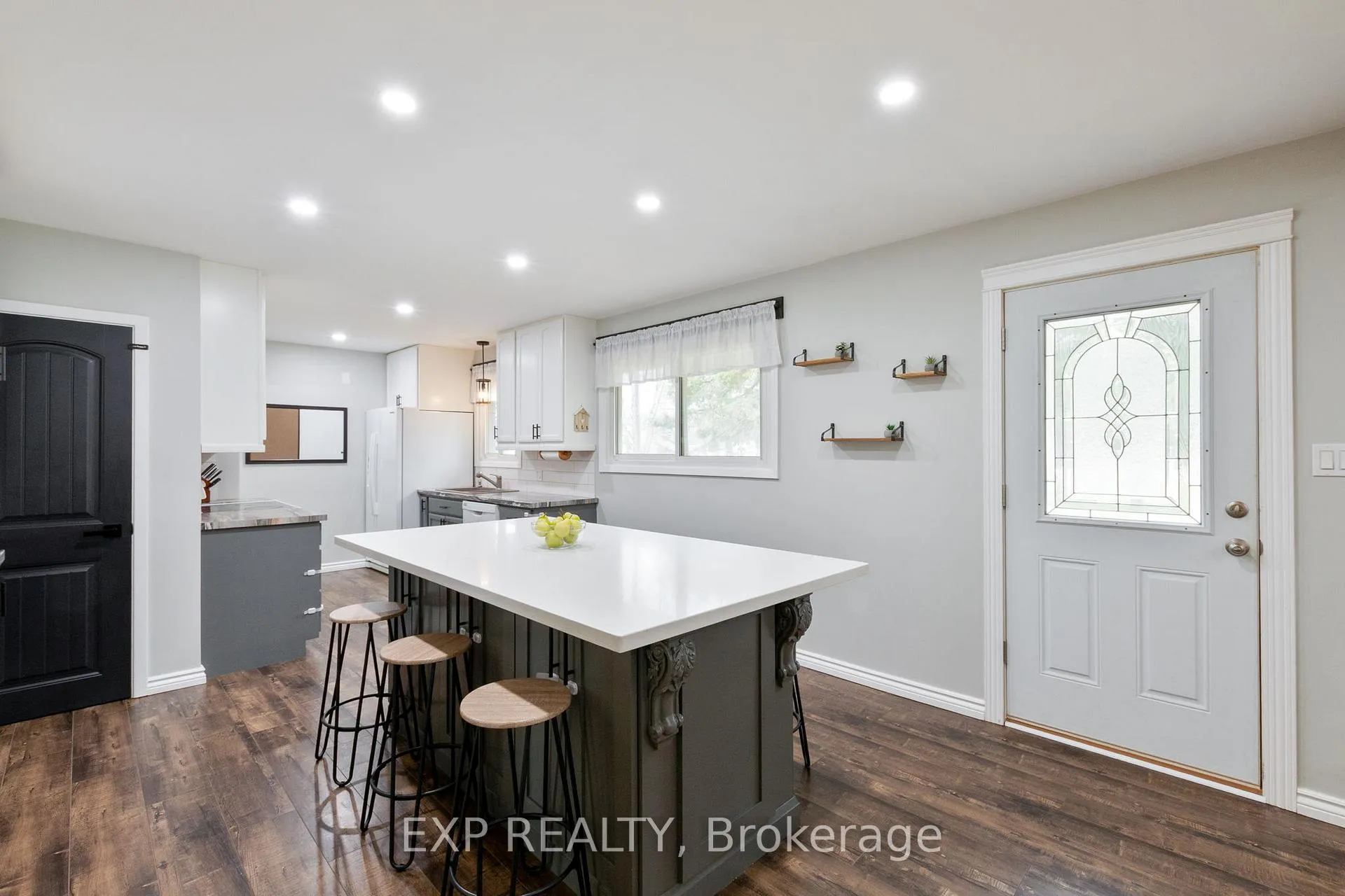 Photo 6 of 9347 Longwoods Road, Middlesex Centre, Delaware Town — HOMEH