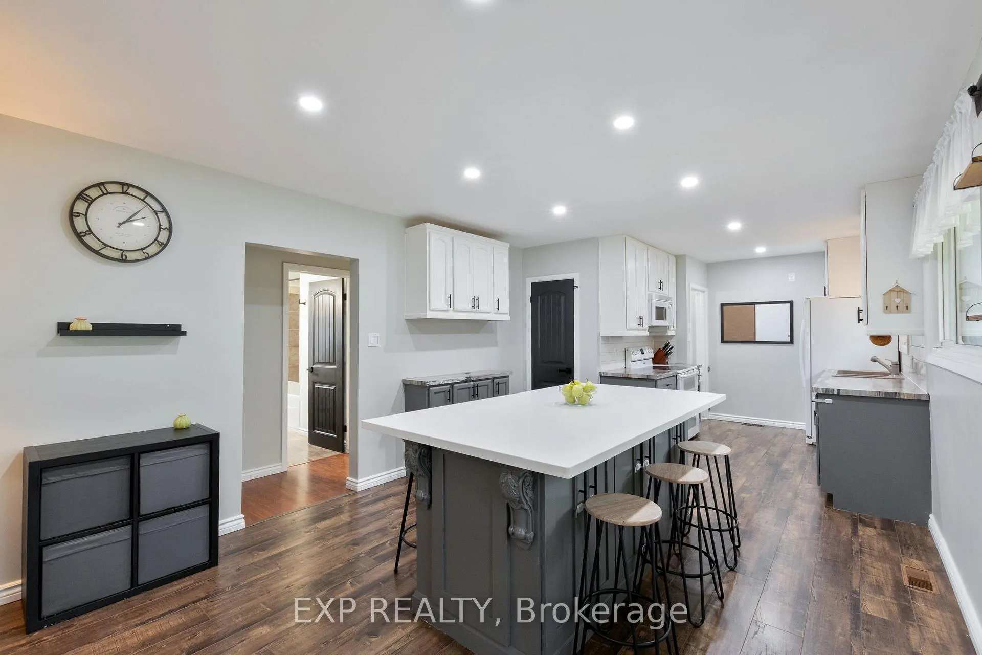 Photo 7 of 9347 Longwoods Road, Middlesex Centre, Delaware Town — HOMEH