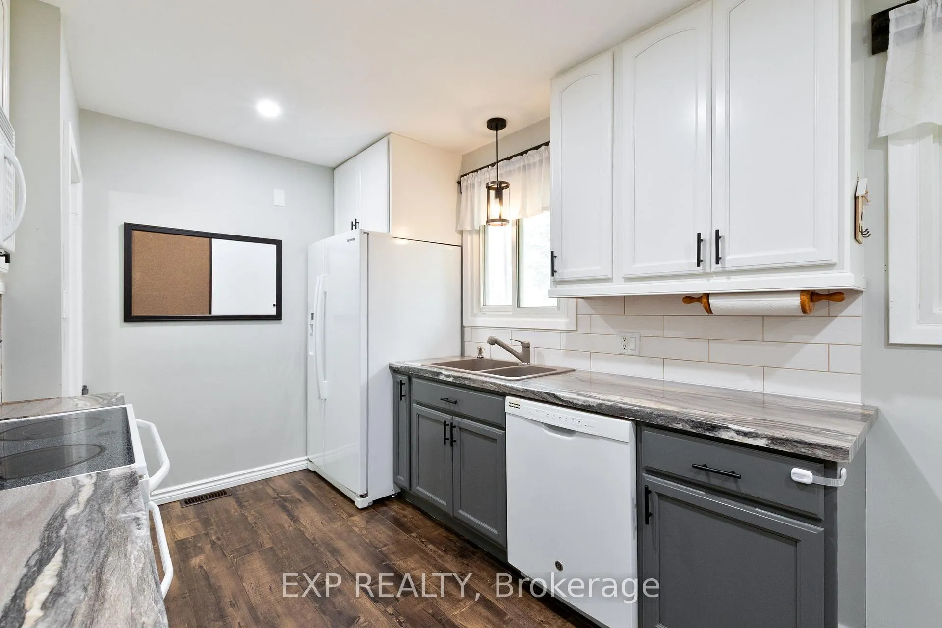 Photo 9 of 9347 Longwoods Road, Middlesex Centre, Delaware Town — HOMEH