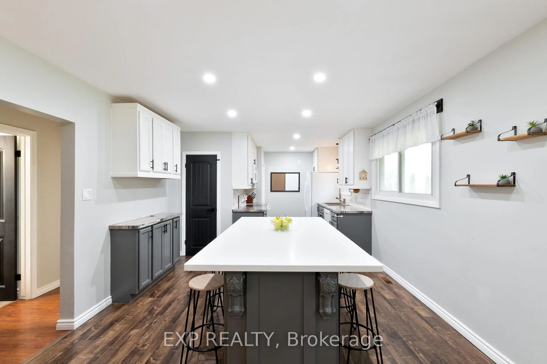 Photo 10 of 9347 Longwoods Road, Middlesex Centre, Delaware Town — HOMEH
