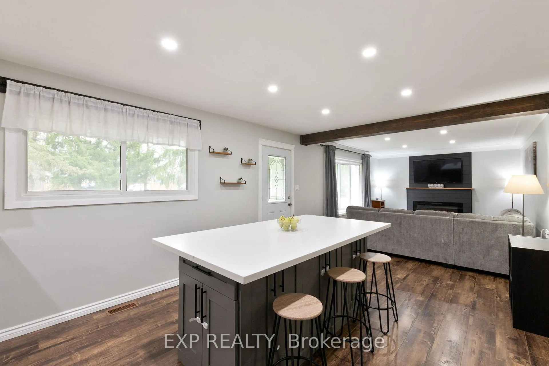 Photo 12 of 9347 Longwoods Road, Middlesex Centre, Delaware Town — HOMEH