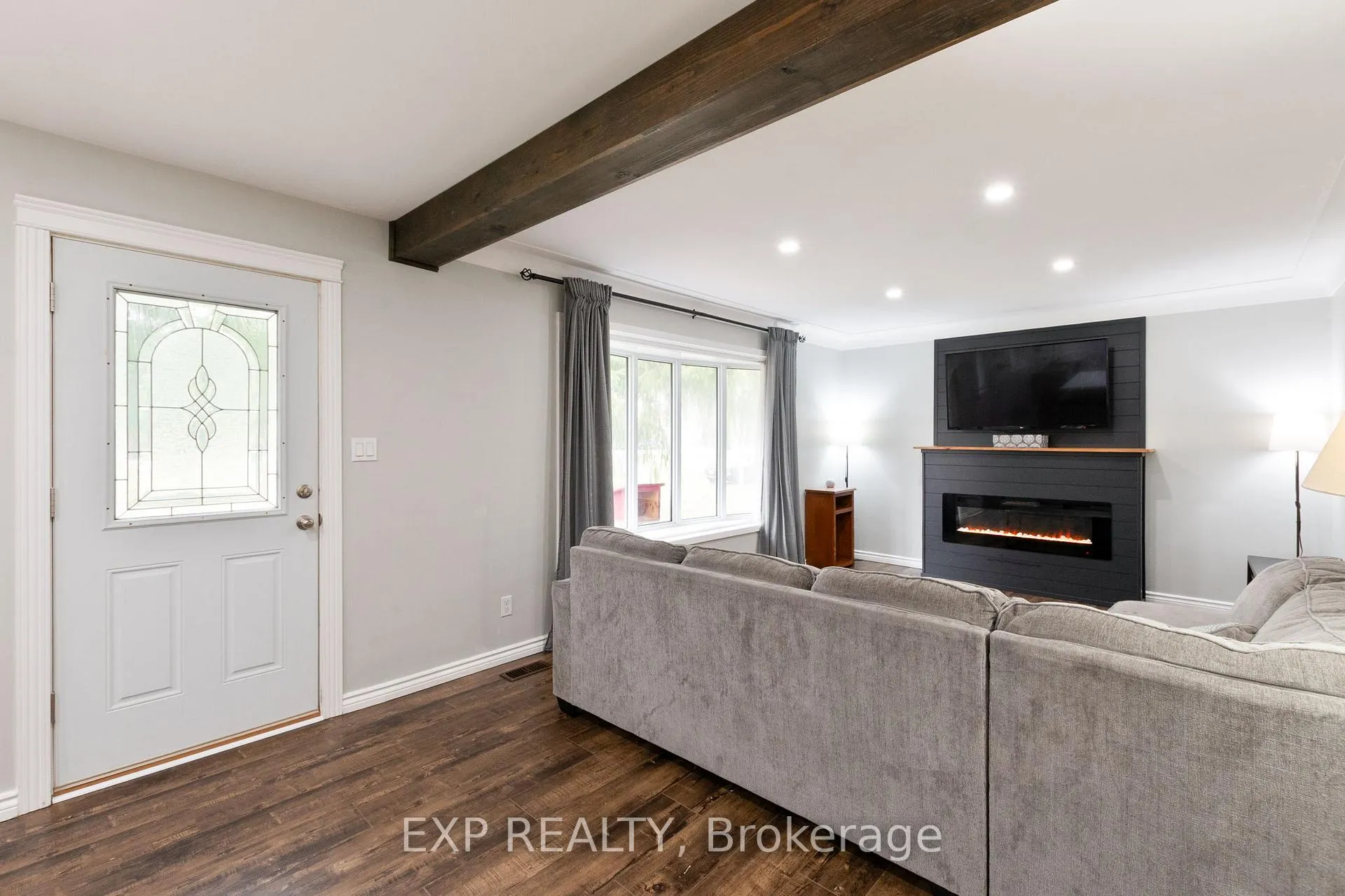 Photo 13 of 9347 Longwoods Road, Middlesex Centre, Delaware Town — HOMEH
