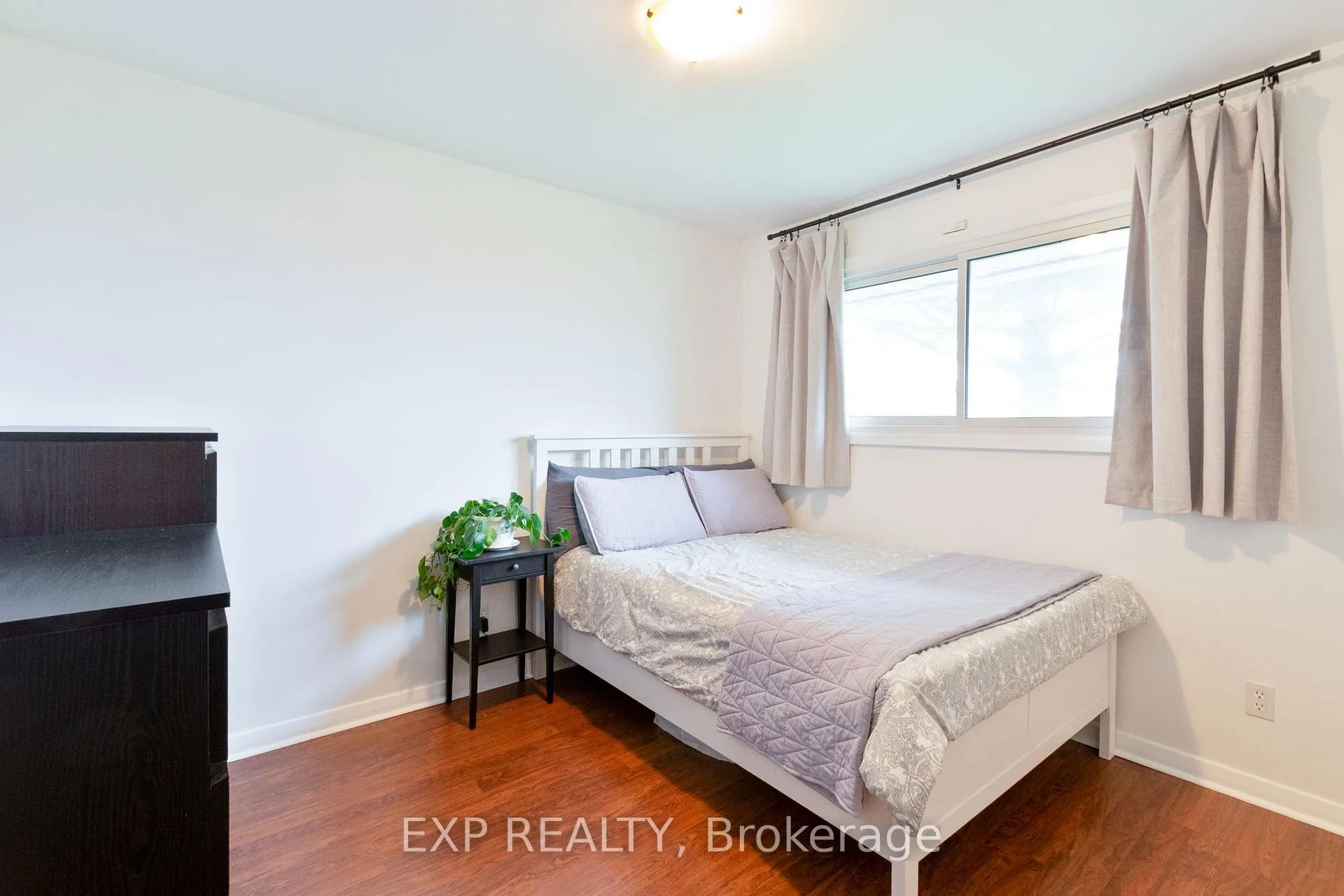 Photo 23 of 9347 Longwoods Road, Middlesex Centre, Delaware Town — HOMEH