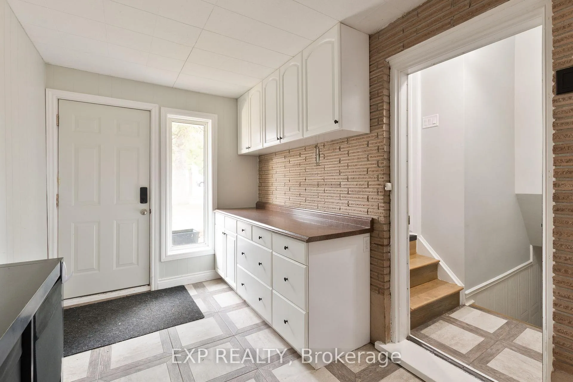 Photo 25 of 9347 Longwoods Road, Middlesex Centre, Delaware Town — HOMEH