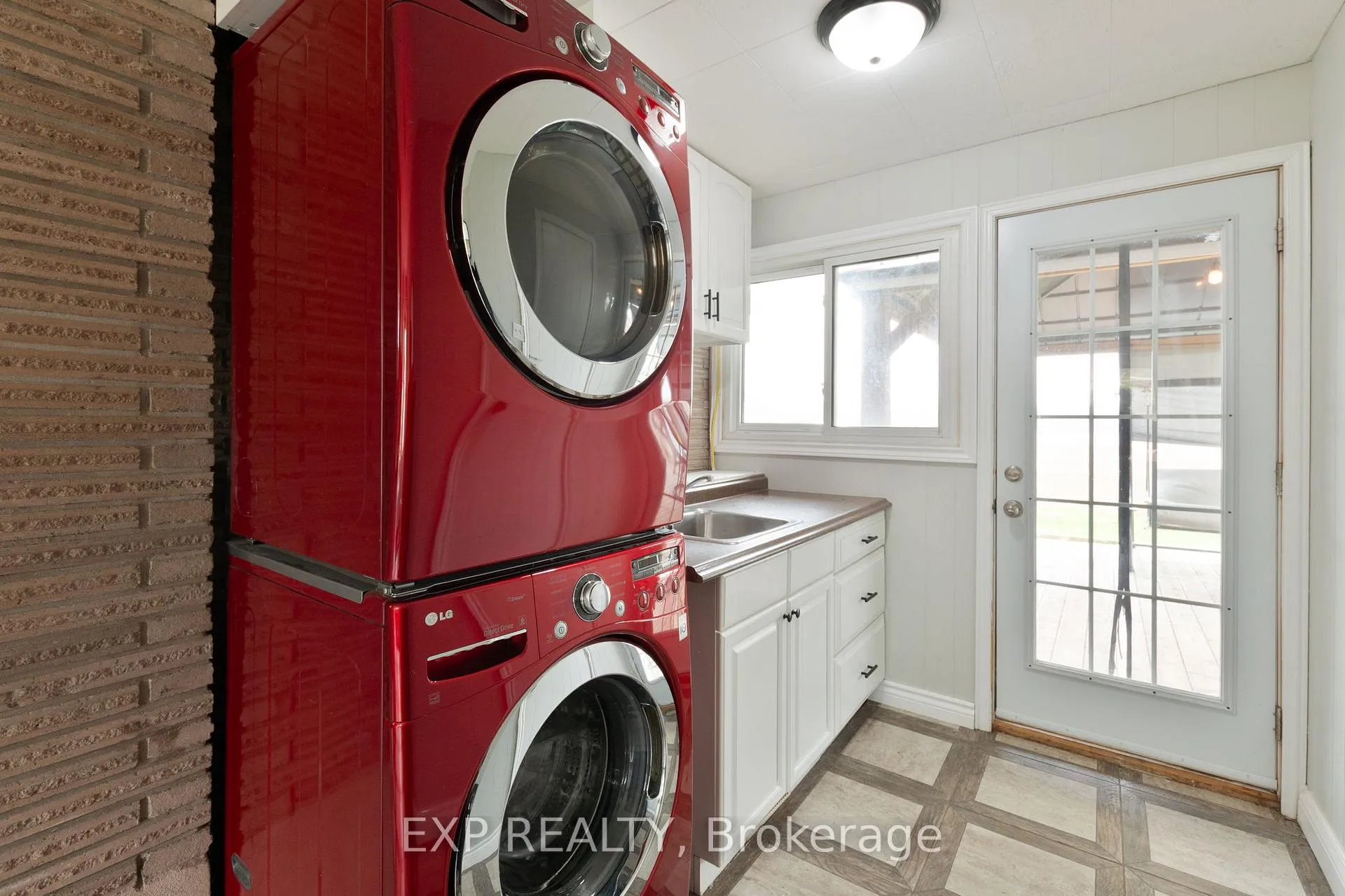 Photo 26 of 9347 Longwoods Road, Middlesex Centre, Delaware Town — HOMEH