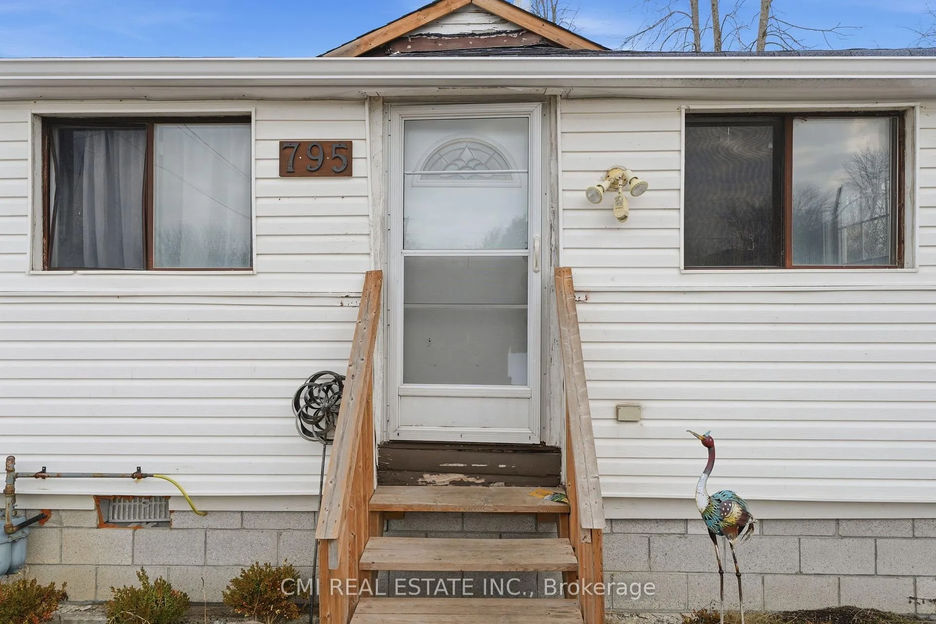 Photo 4 of 795 Third Avenue, Georgina, Historic Lakeshore Communities — HOMEH