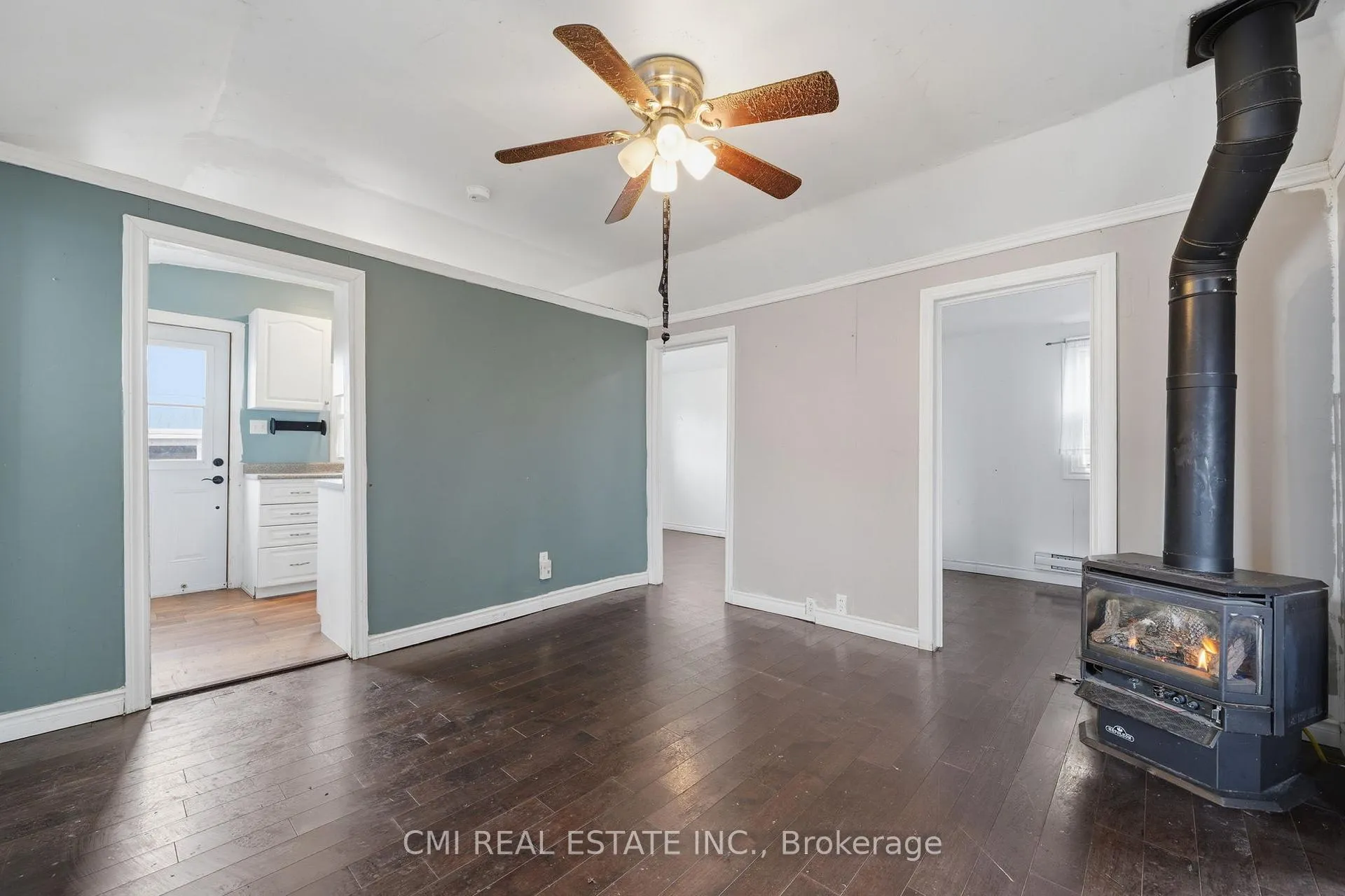 Photo 10 of 795 Third Avenue, Georgina, Historic Lakeshore Communities — HOMEH
